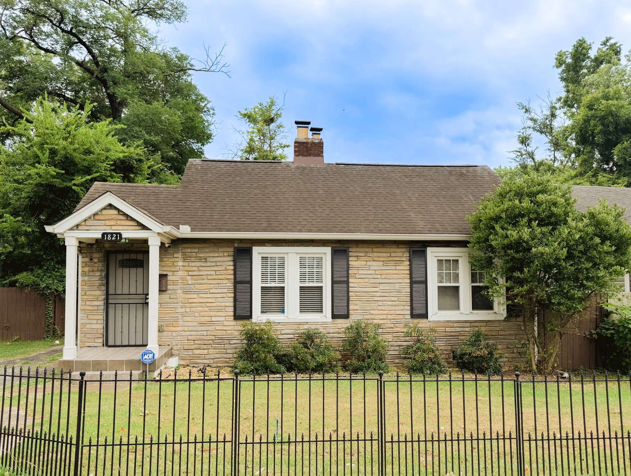 1821 Underwood St Property Photo 1