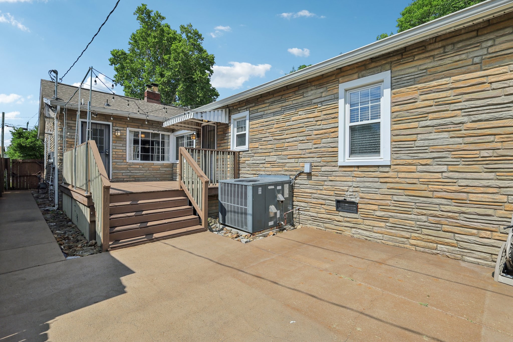 1821 Underwood St Property Photo 24