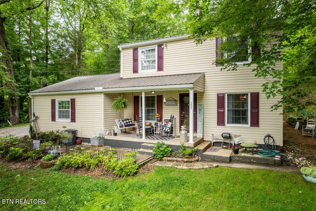 1829 Dutch Valley Rd Property Photo 1