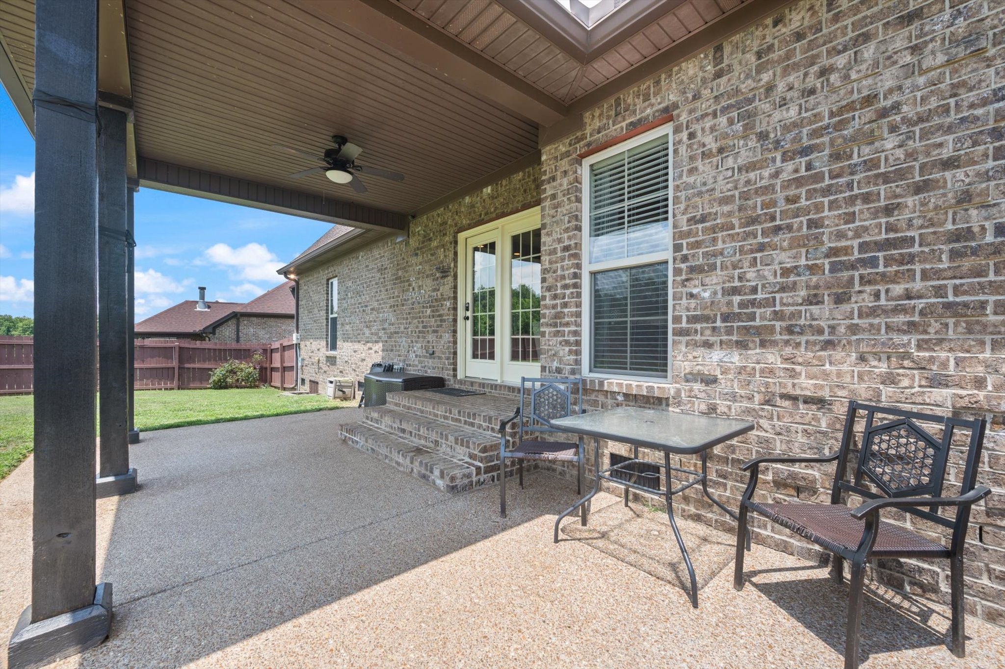 38 Harbor Pt Property Photo 8