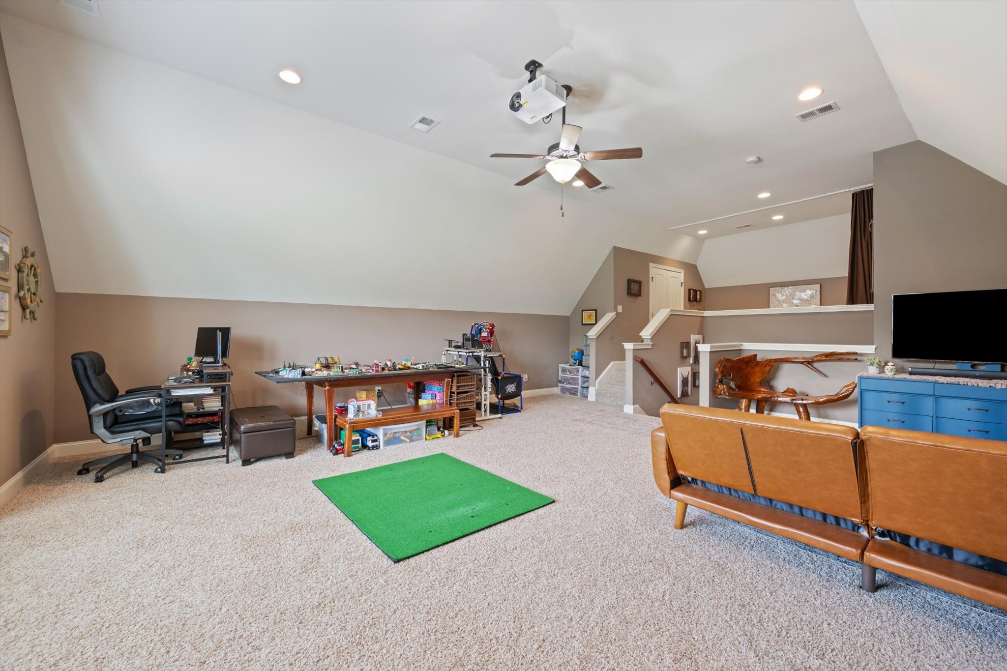 38 Harbor Pt Property Photo 43