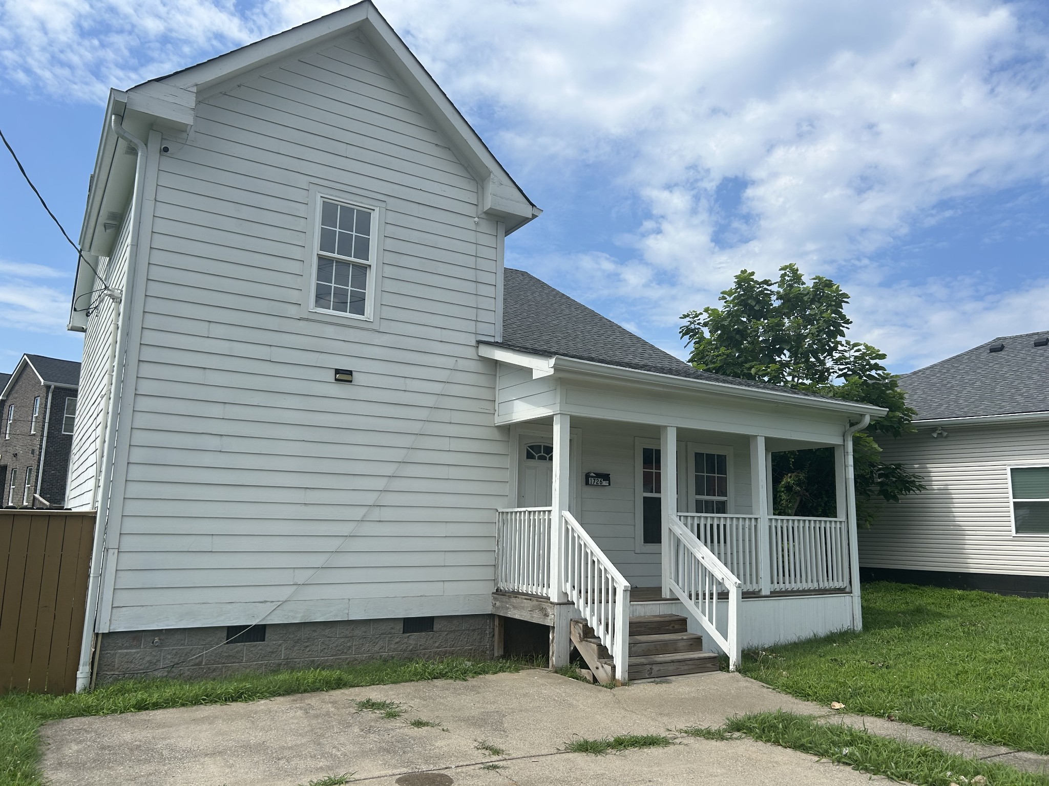 1726 Underwood St Property Photo 1