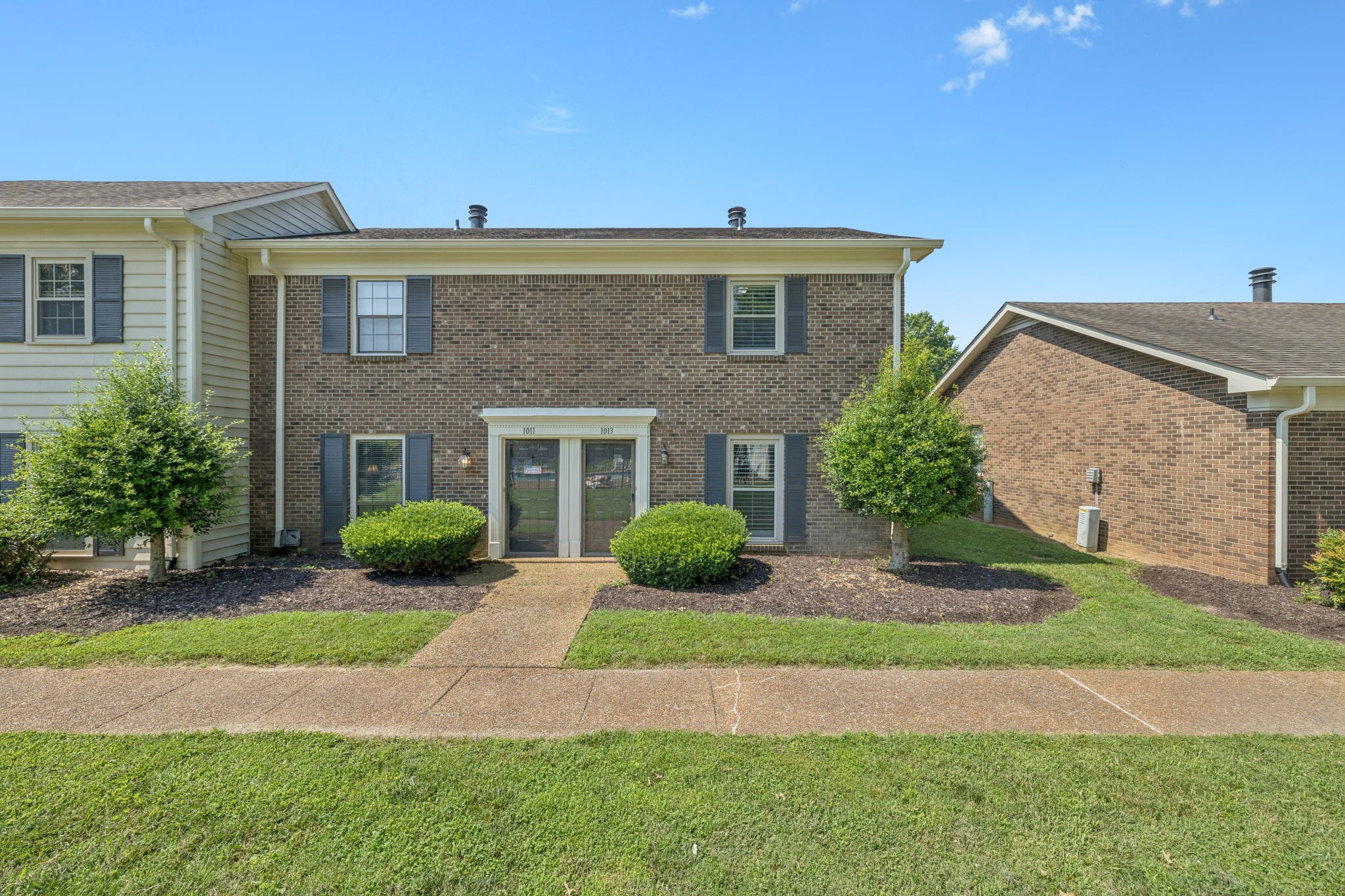 1013 E Northfield Blvd Property Photo 1