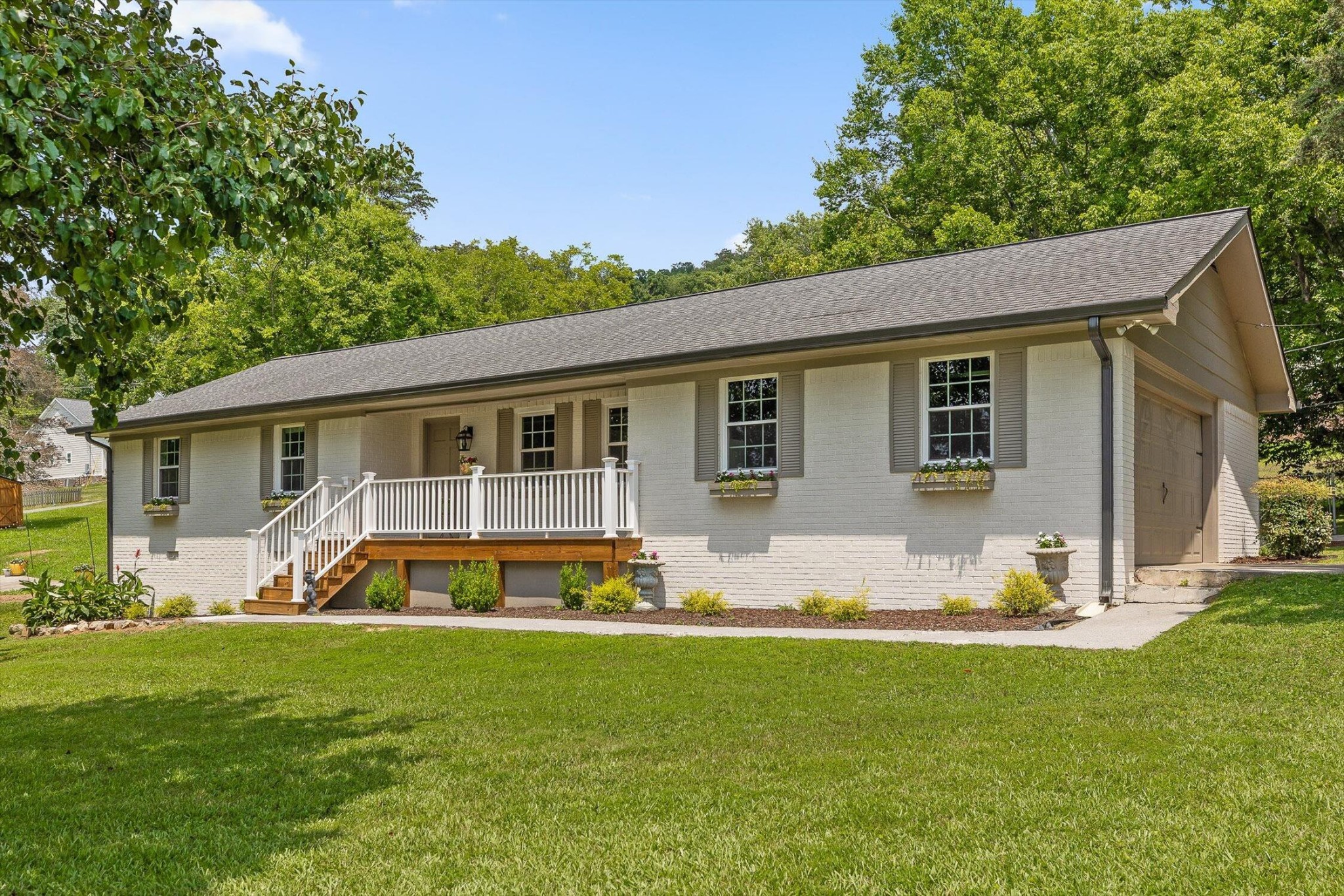 145 Kittle Street Property Photo 2
