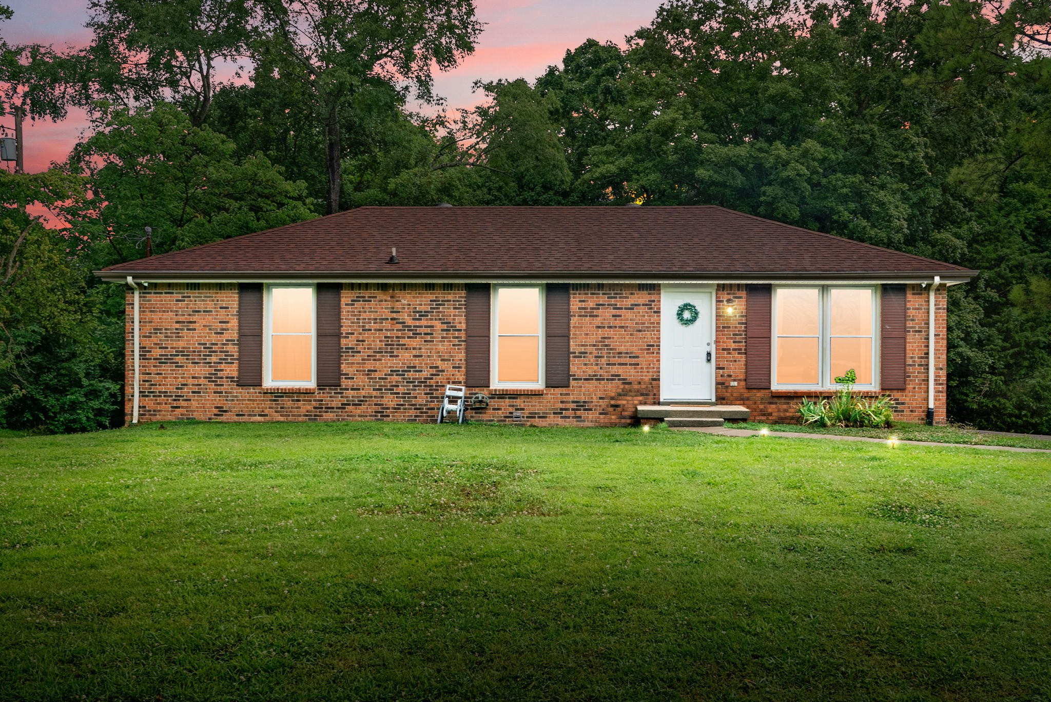 305 Barry Drive Property Photo 1