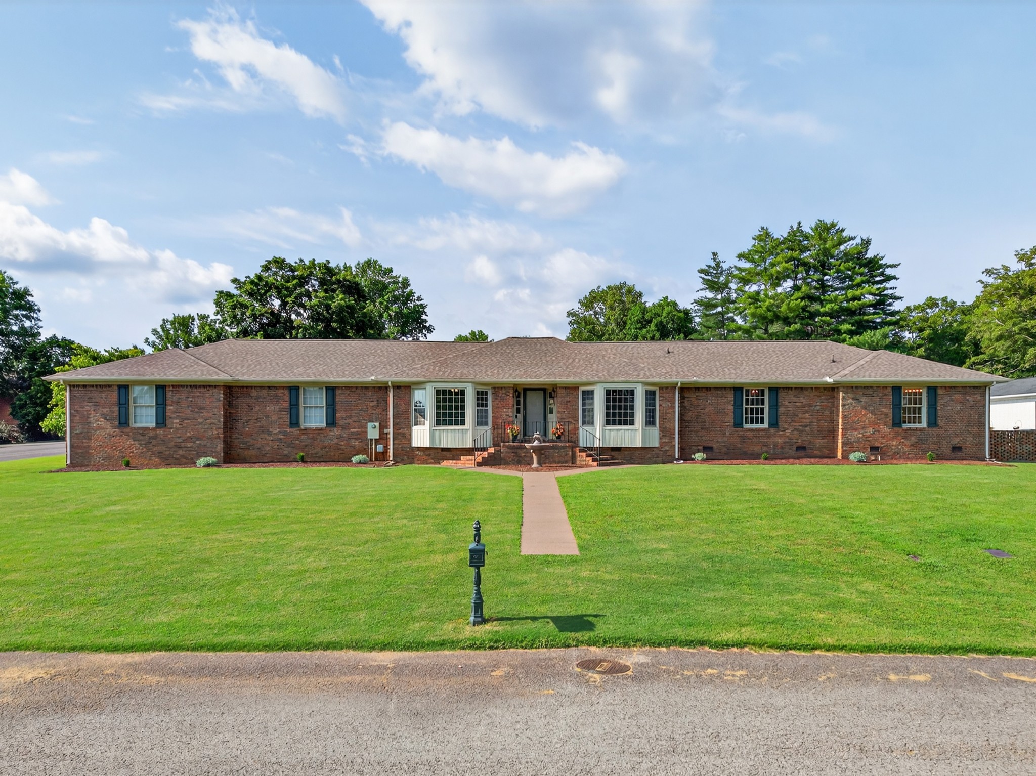 813 Manor Dr Property Photo 37