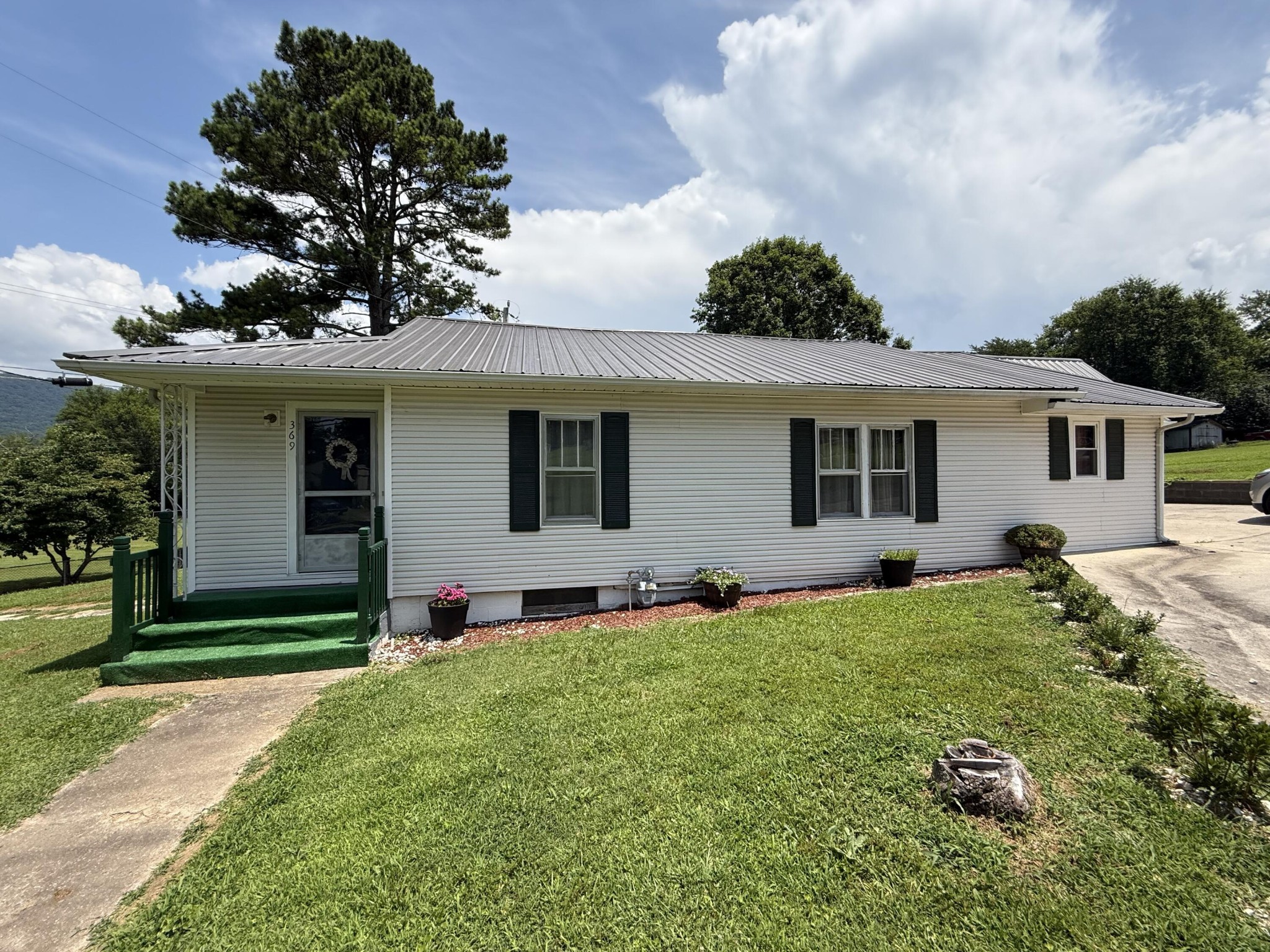369 E Illinois Avenue