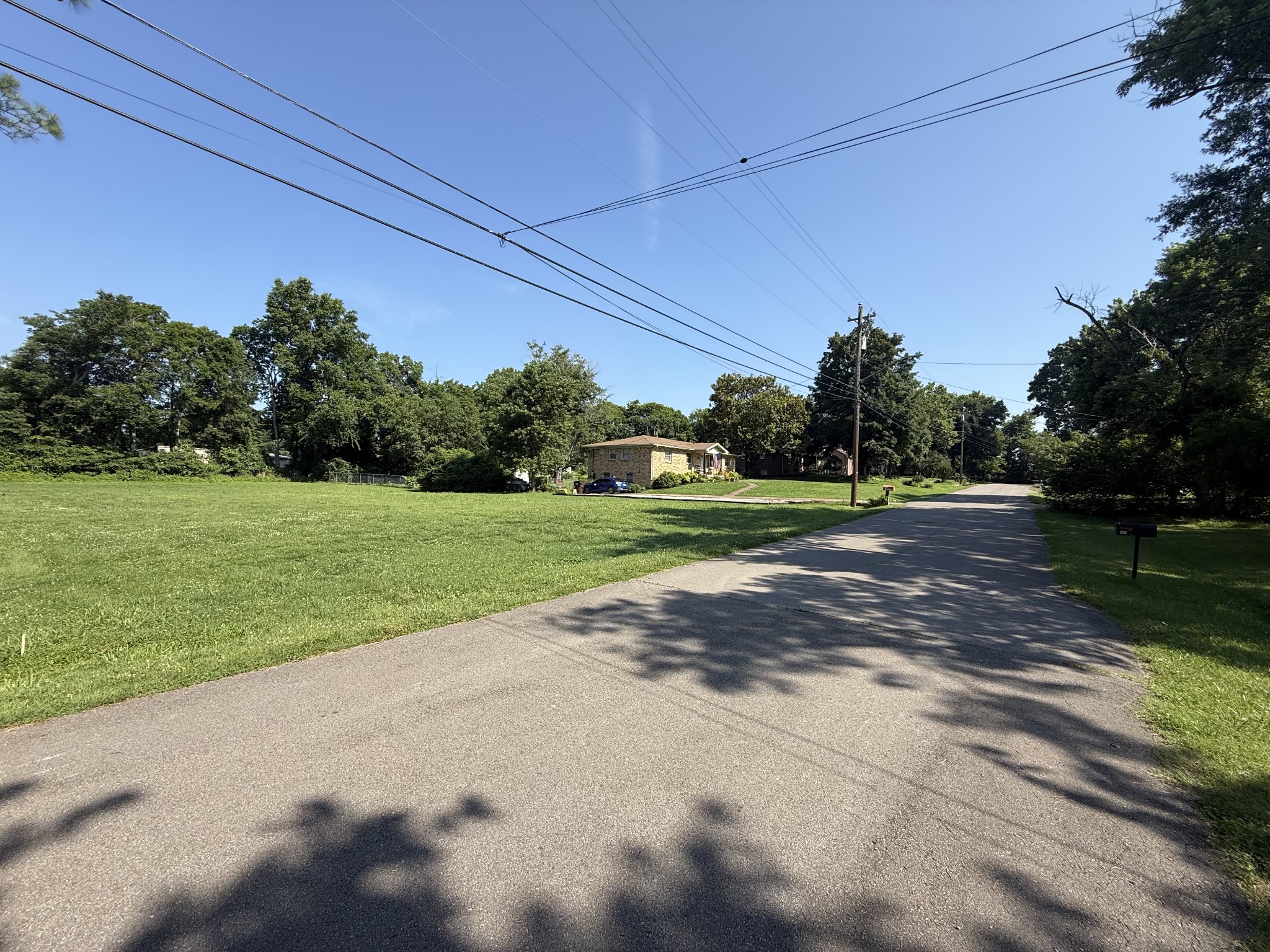 106 Lynn Lee Dr Property Photo 3
