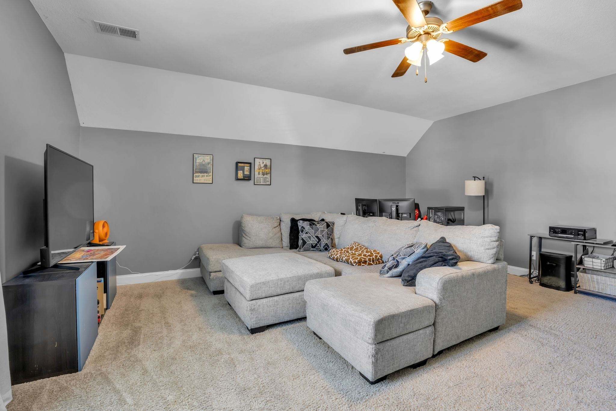 1076 Thrasher Dr Property Photo 1