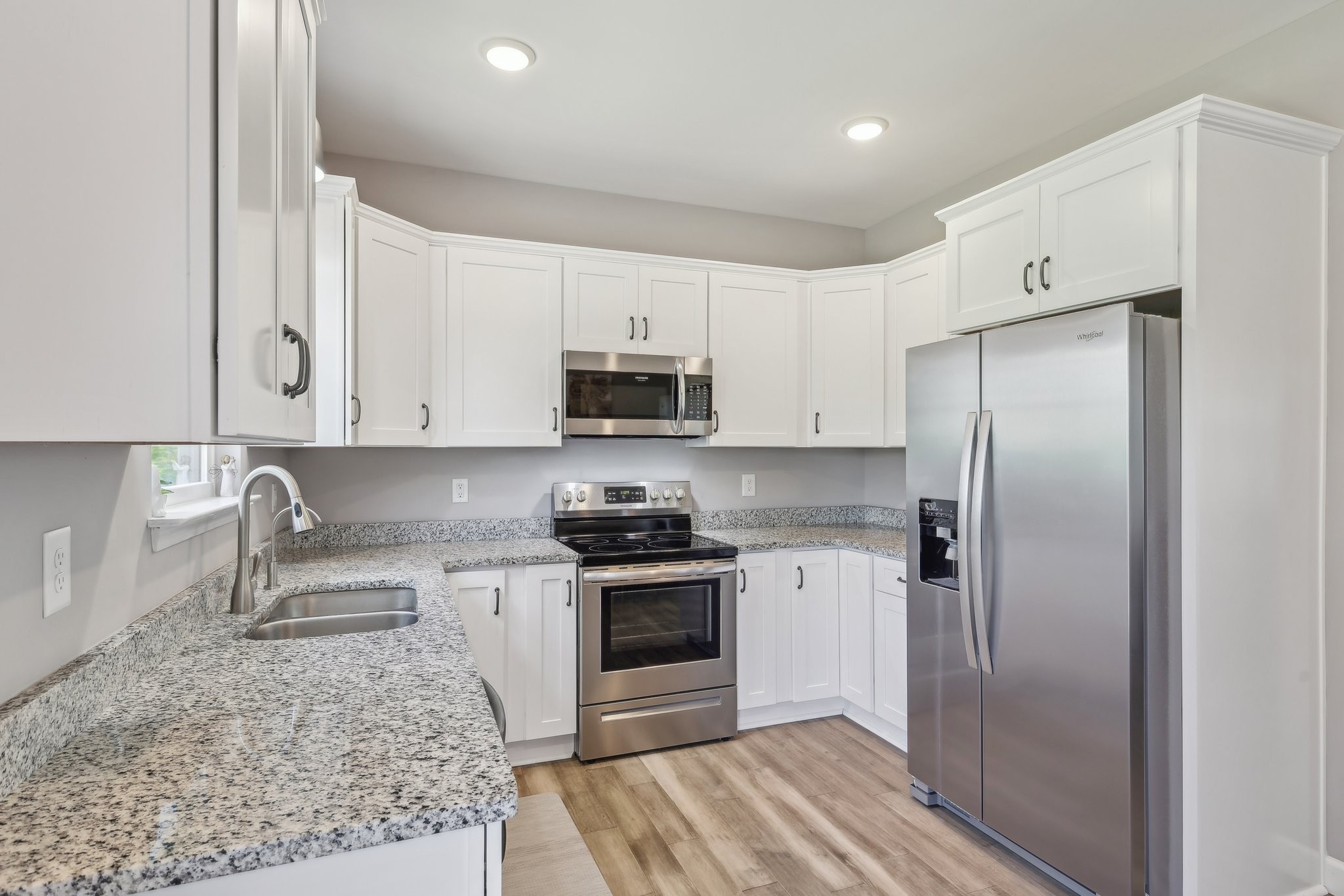 1219 Oak Grove Rd Property Photo 4