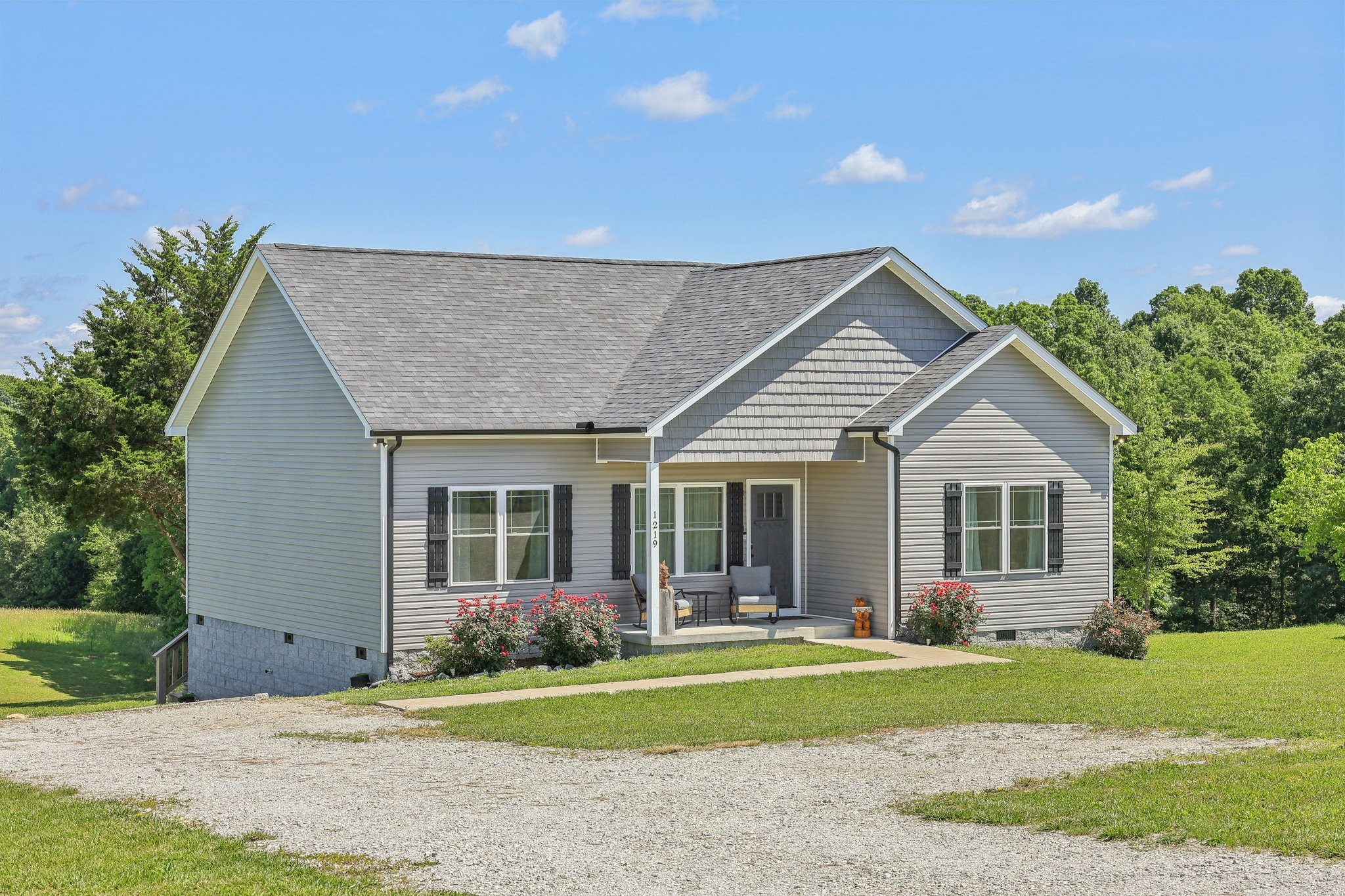 1219 Oak Grove Rd Property Photo 8