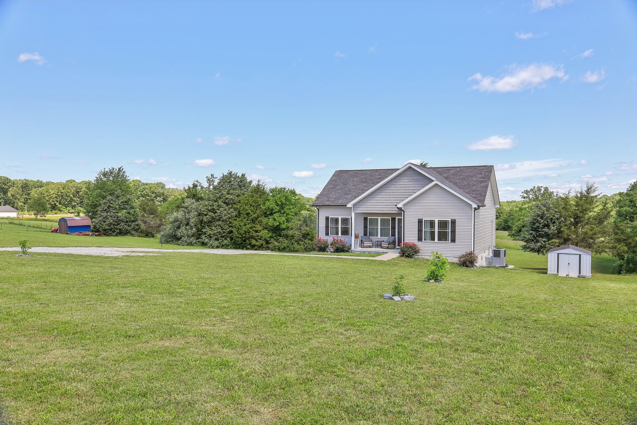 1219 Oak Grove Rd Property Photo 9