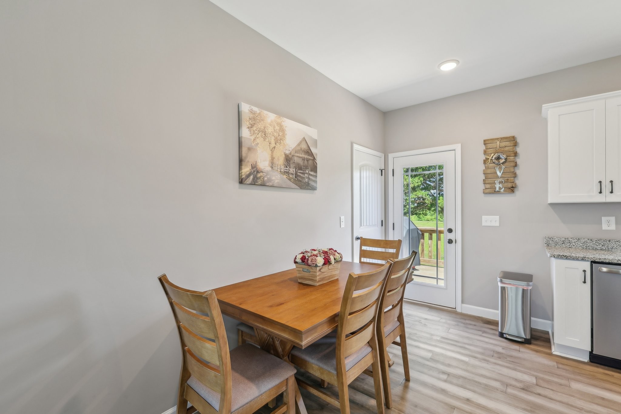 1219 Oak Grove Rd Property Photo 19
