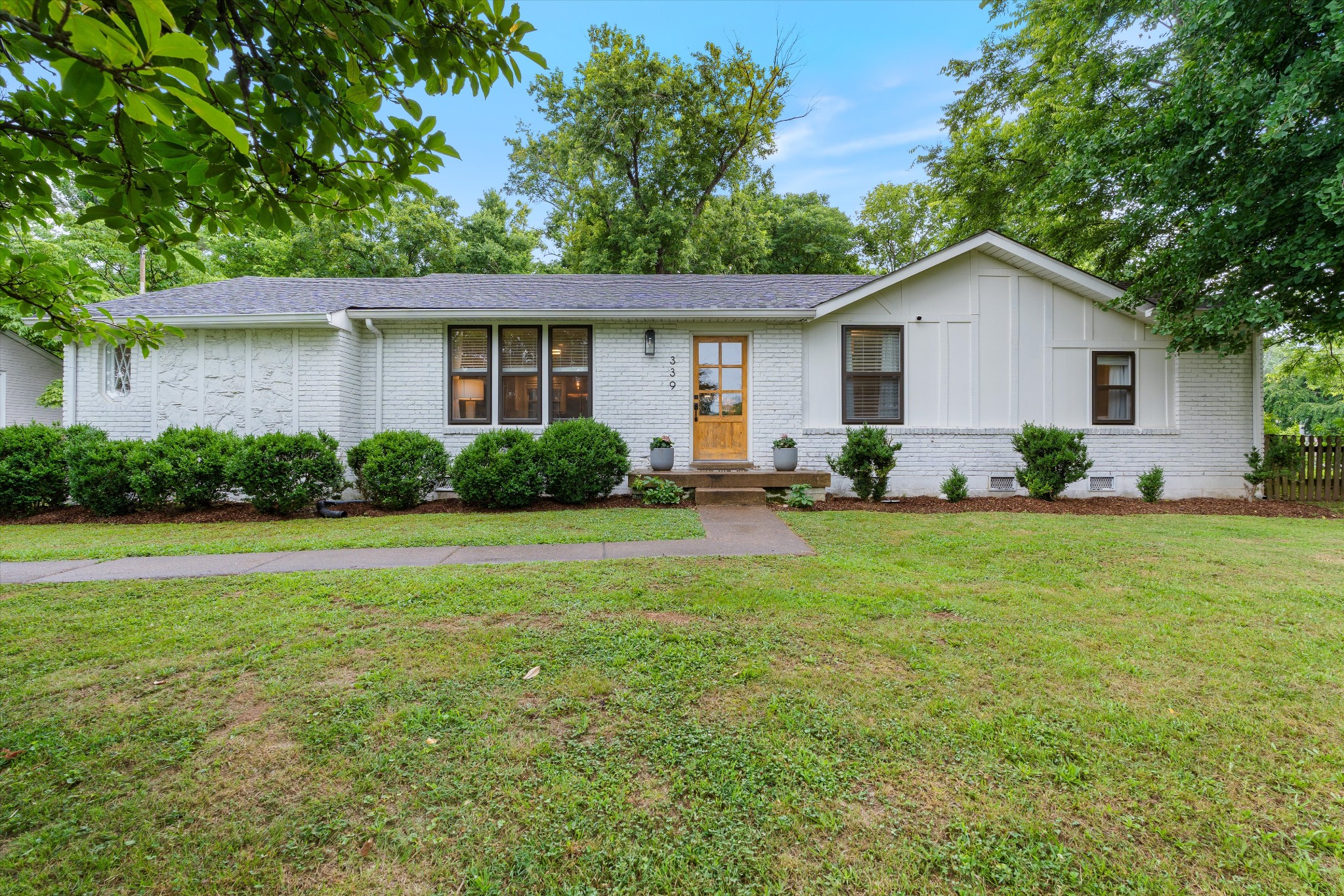 339 Binkley Dr Property Photo 1