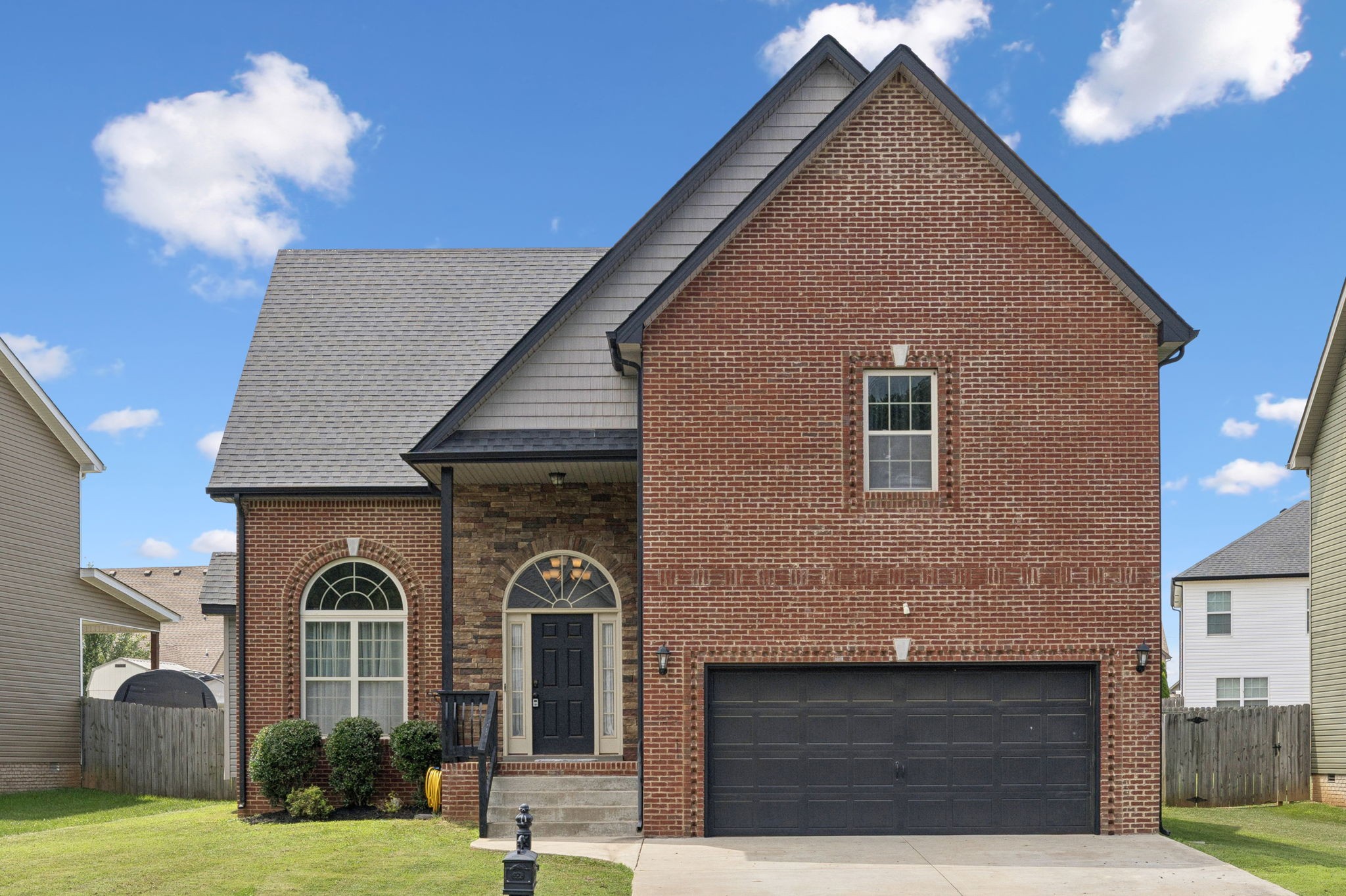 1069 Thrasher Dr Property Photo 1