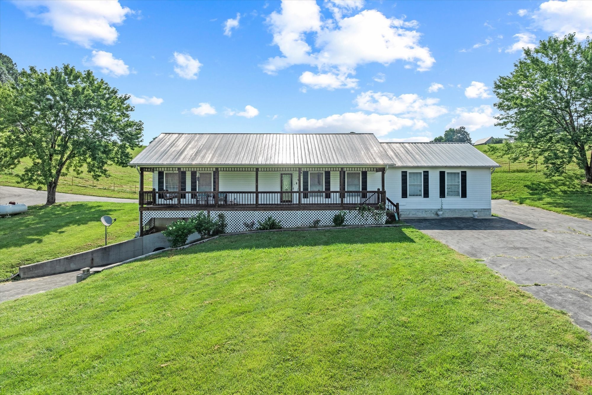 3135 Mullins Rd Property Photo 1