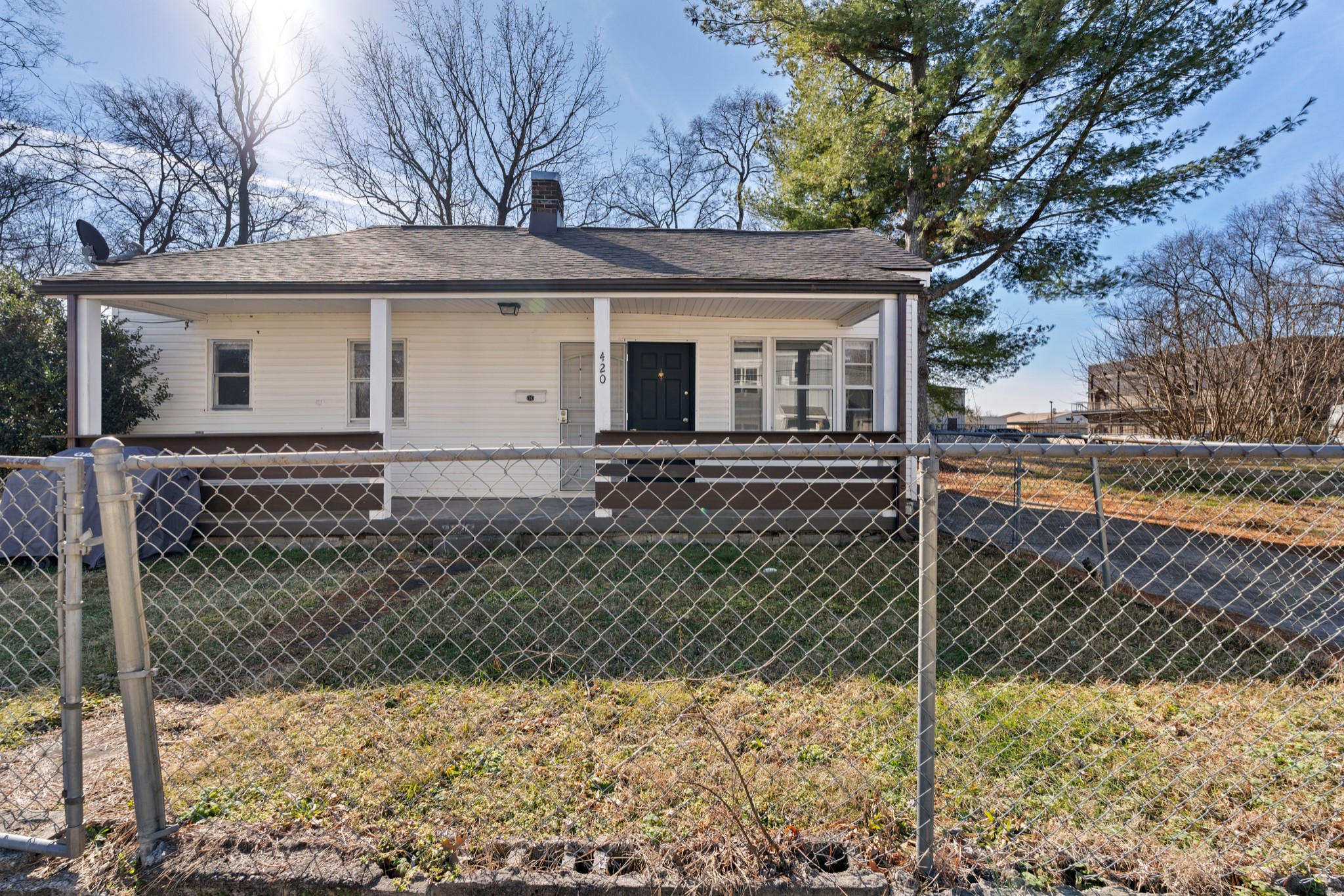 420 E State St, E Property Photo 1