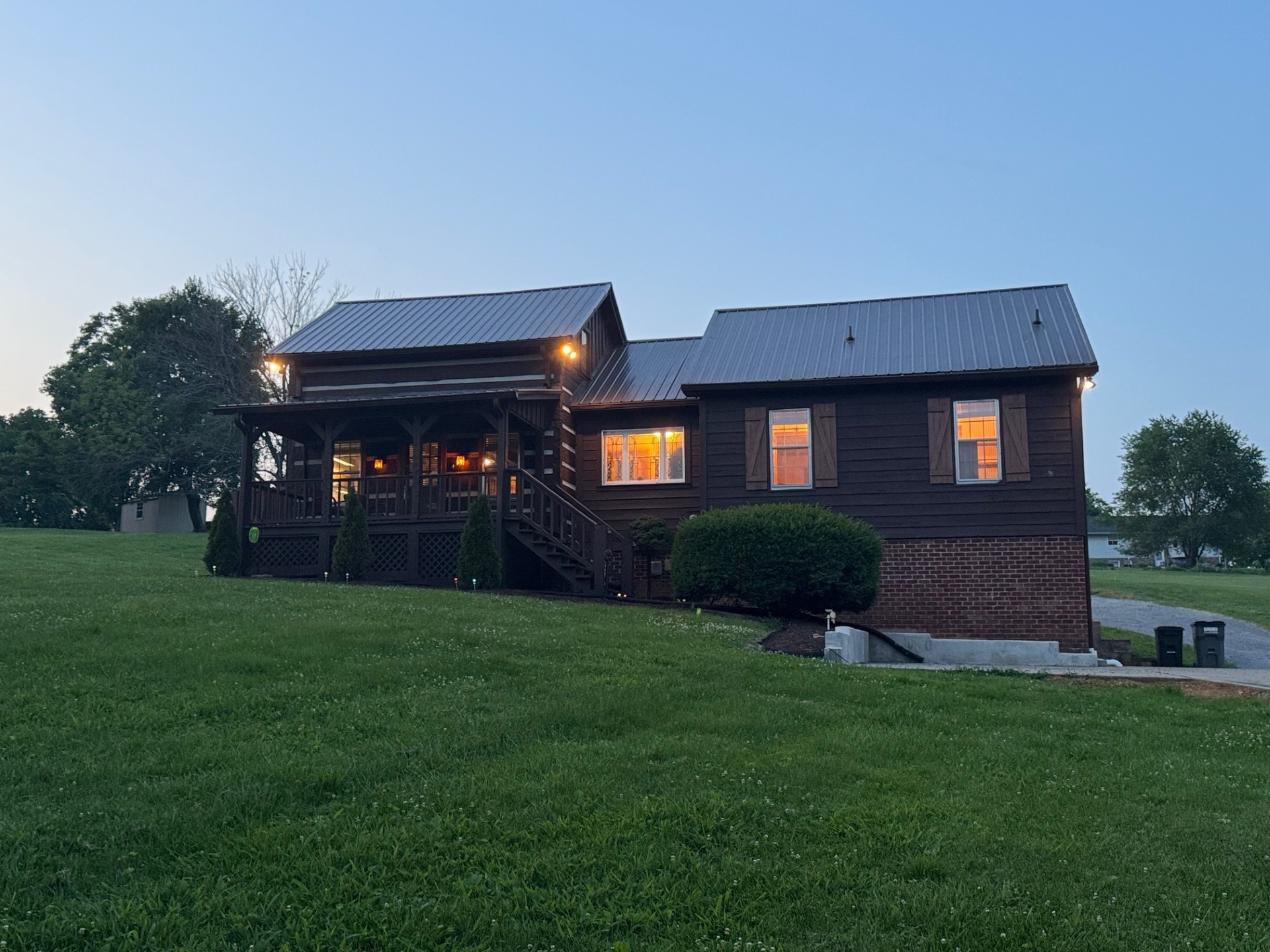 10 Welcome Ln Property Photo 2