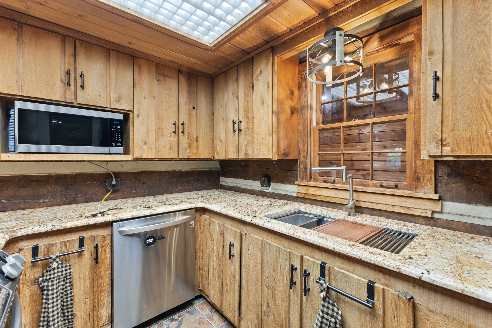 10 Welcome Ln Property Photo 17