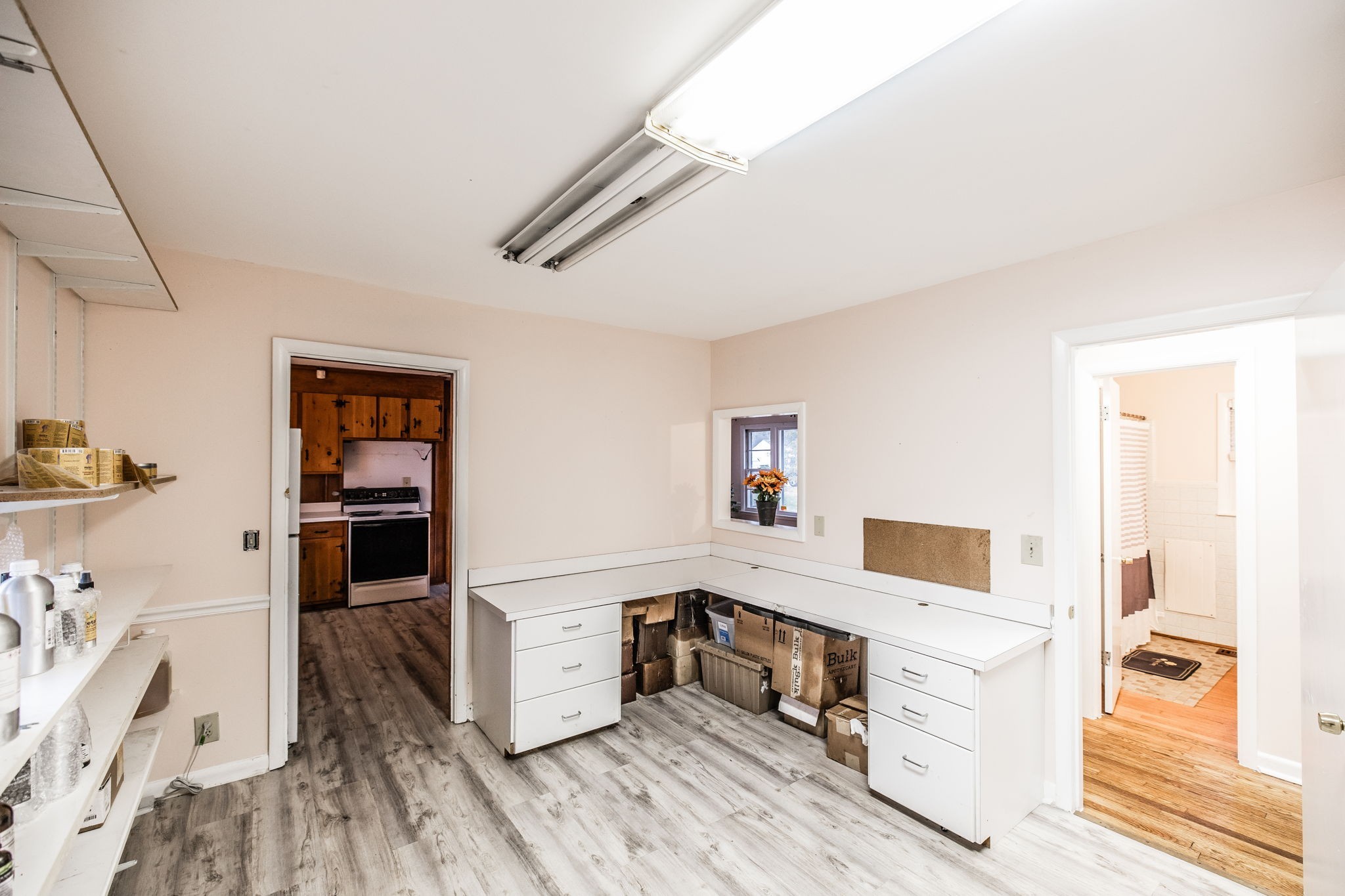 124 Glancy St Property Photo 16
