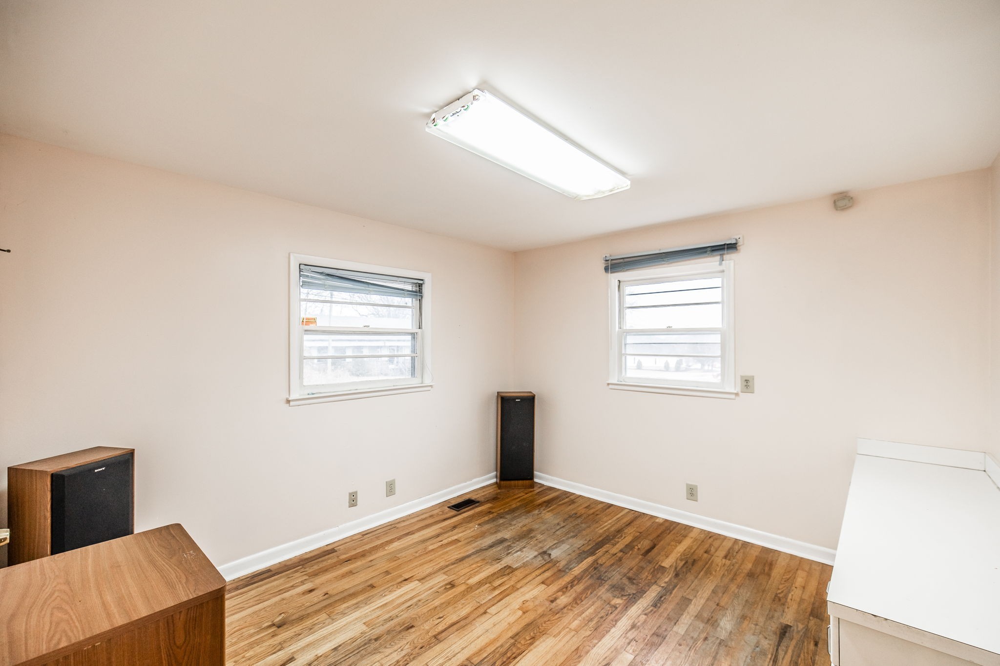 124 Glancy St Property Photo 21