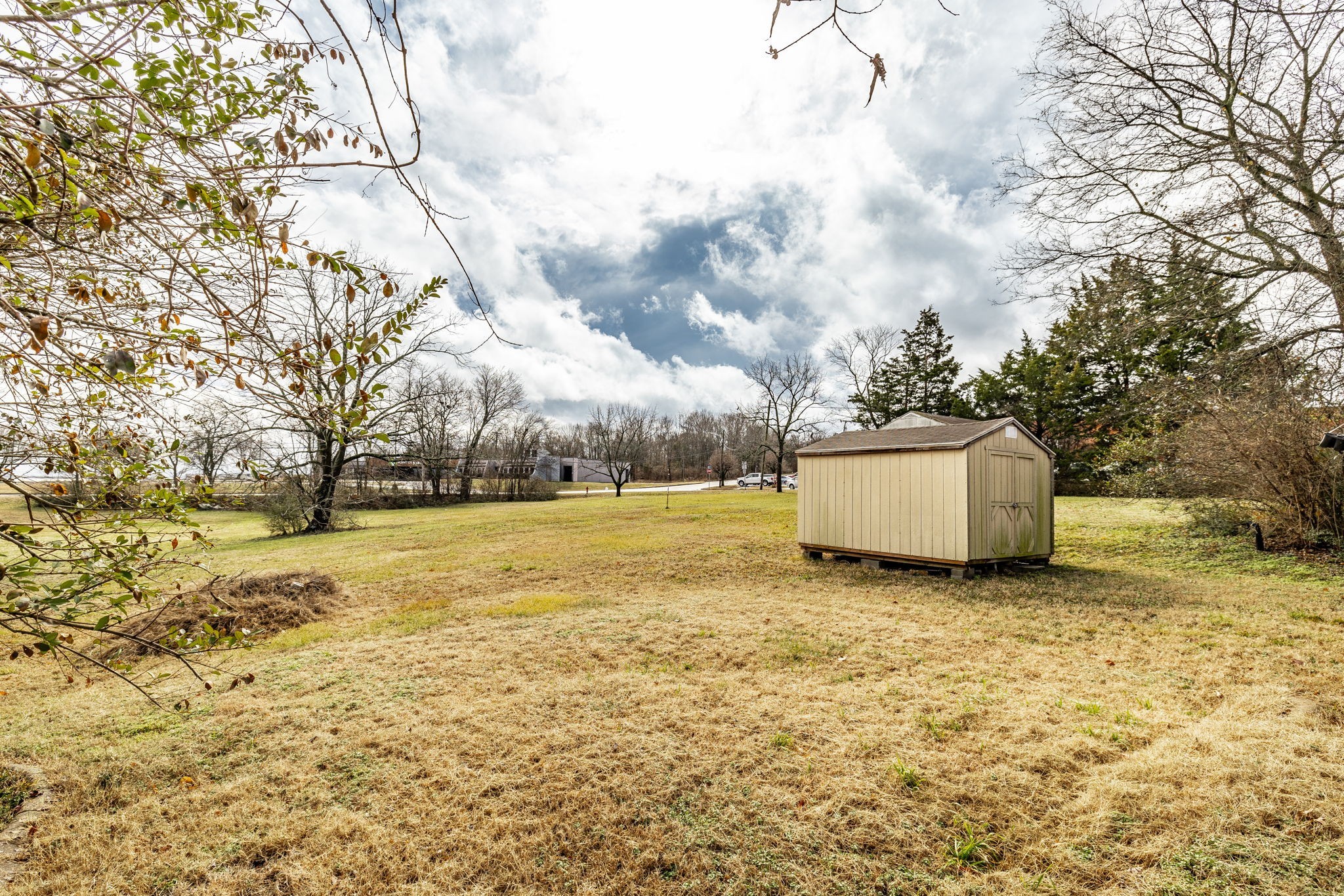 124 Glancy St Property Photo 26