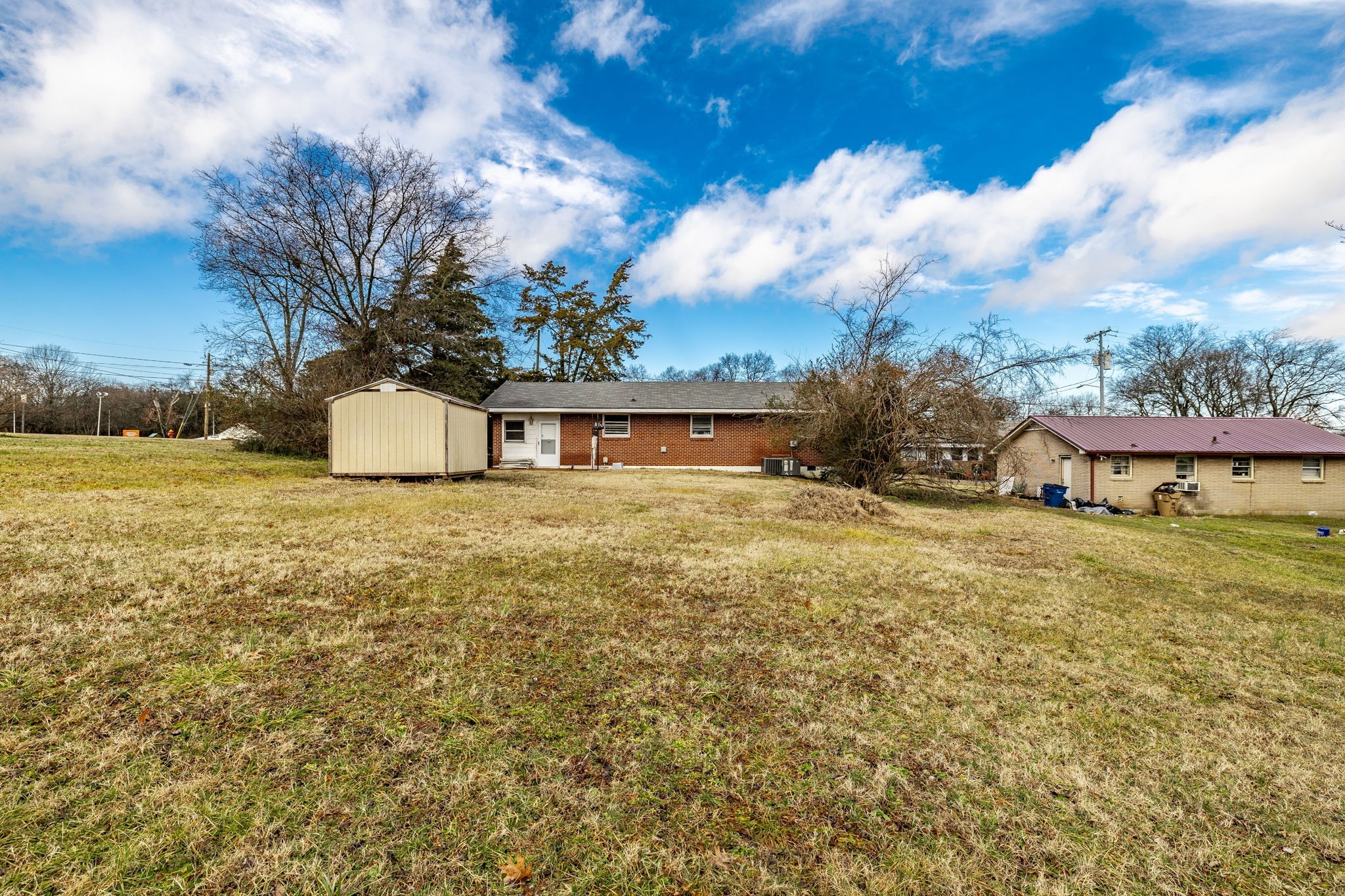 124 Glancy St Property Photo 27