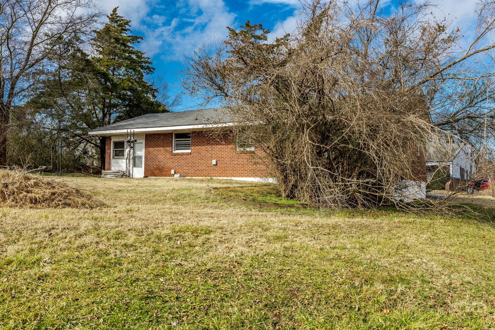 124 Glancy St Property Photo 28