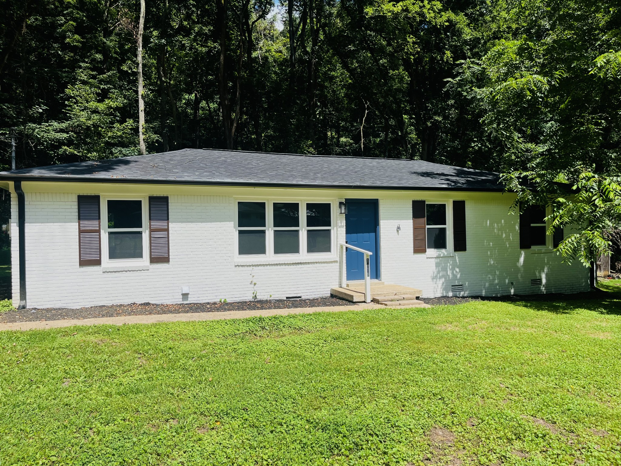 1818 Crestview Dr