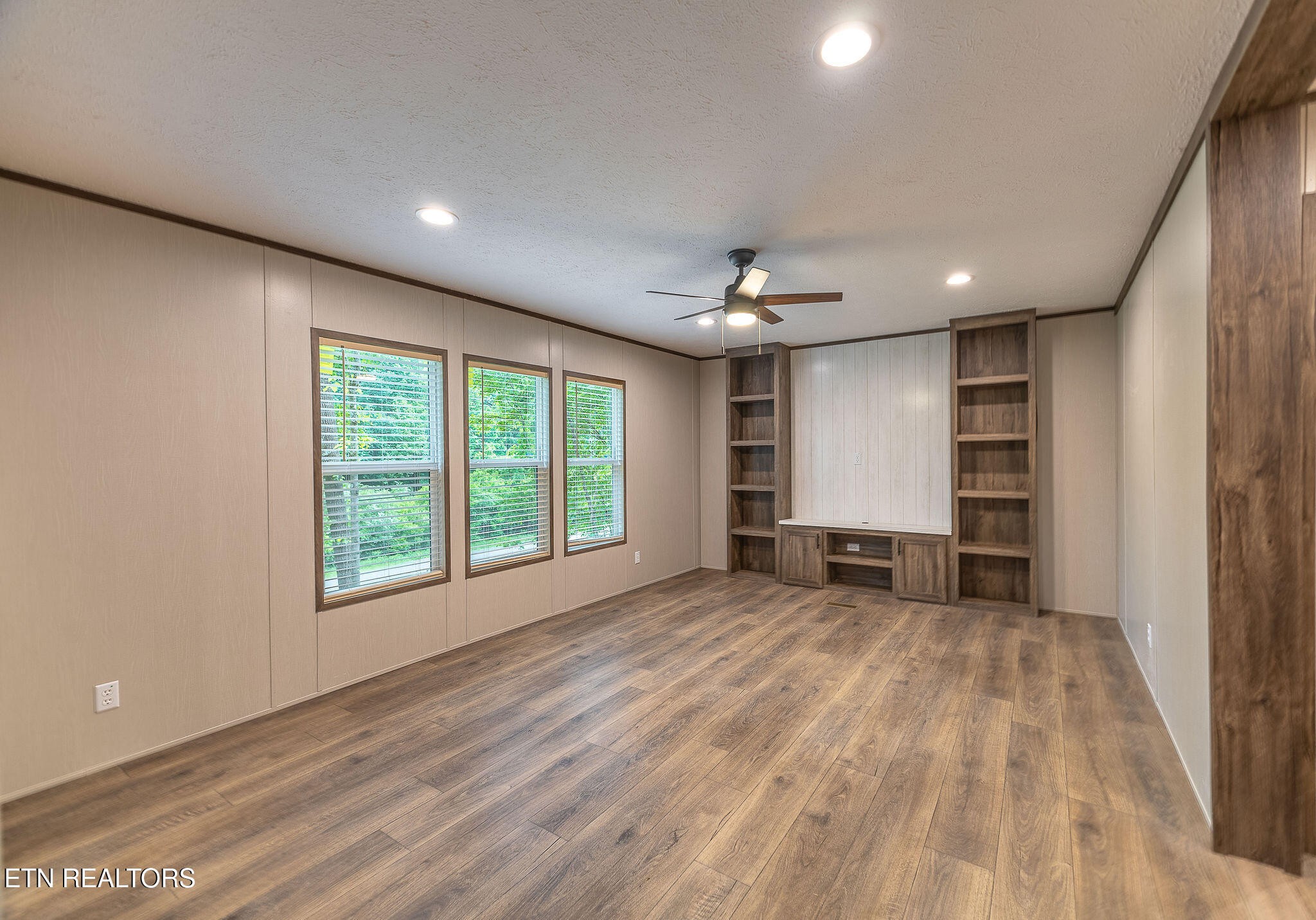 9875 Corporate Park Drive Property Photo 13