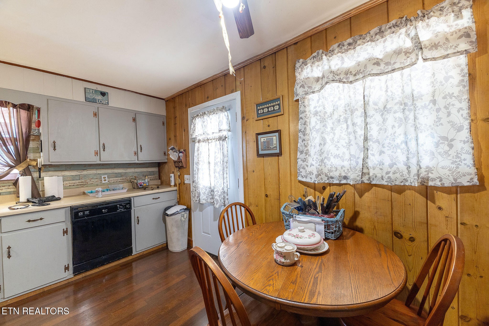 639 Mccrary St Property Photo 8