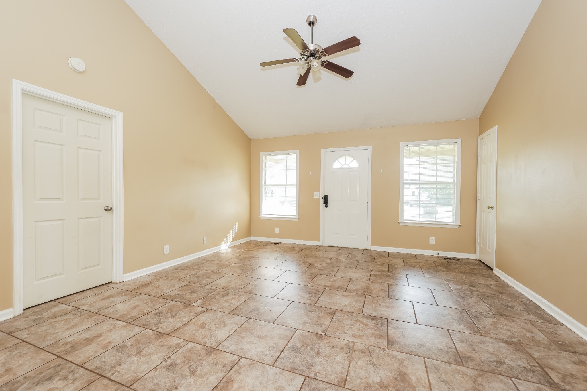 1805 Hickory Lawn Ct Property Photo 2