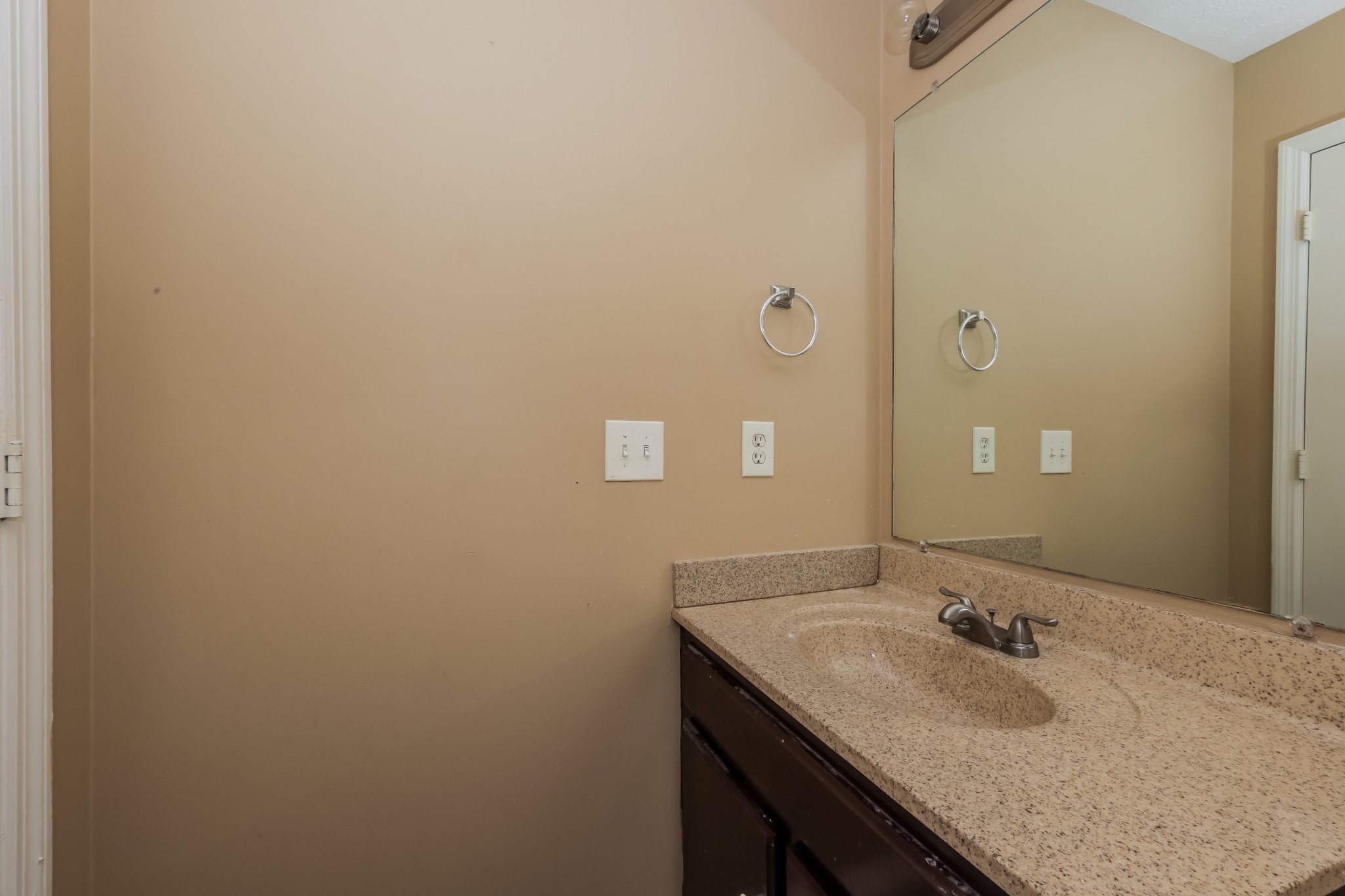 1805 Hickory Lawn Ct Property Photo 13