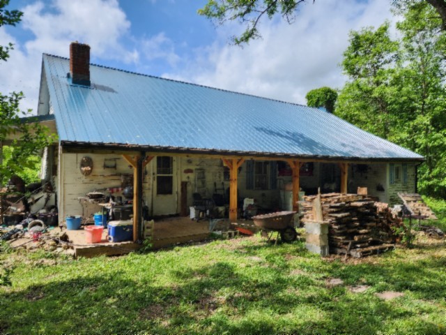 105 Log Home Ln Property Photo 1