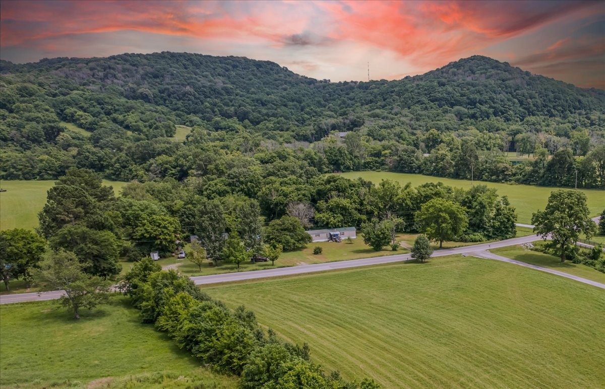 4364 Peytonsville Trinity Rd Property Photo 4