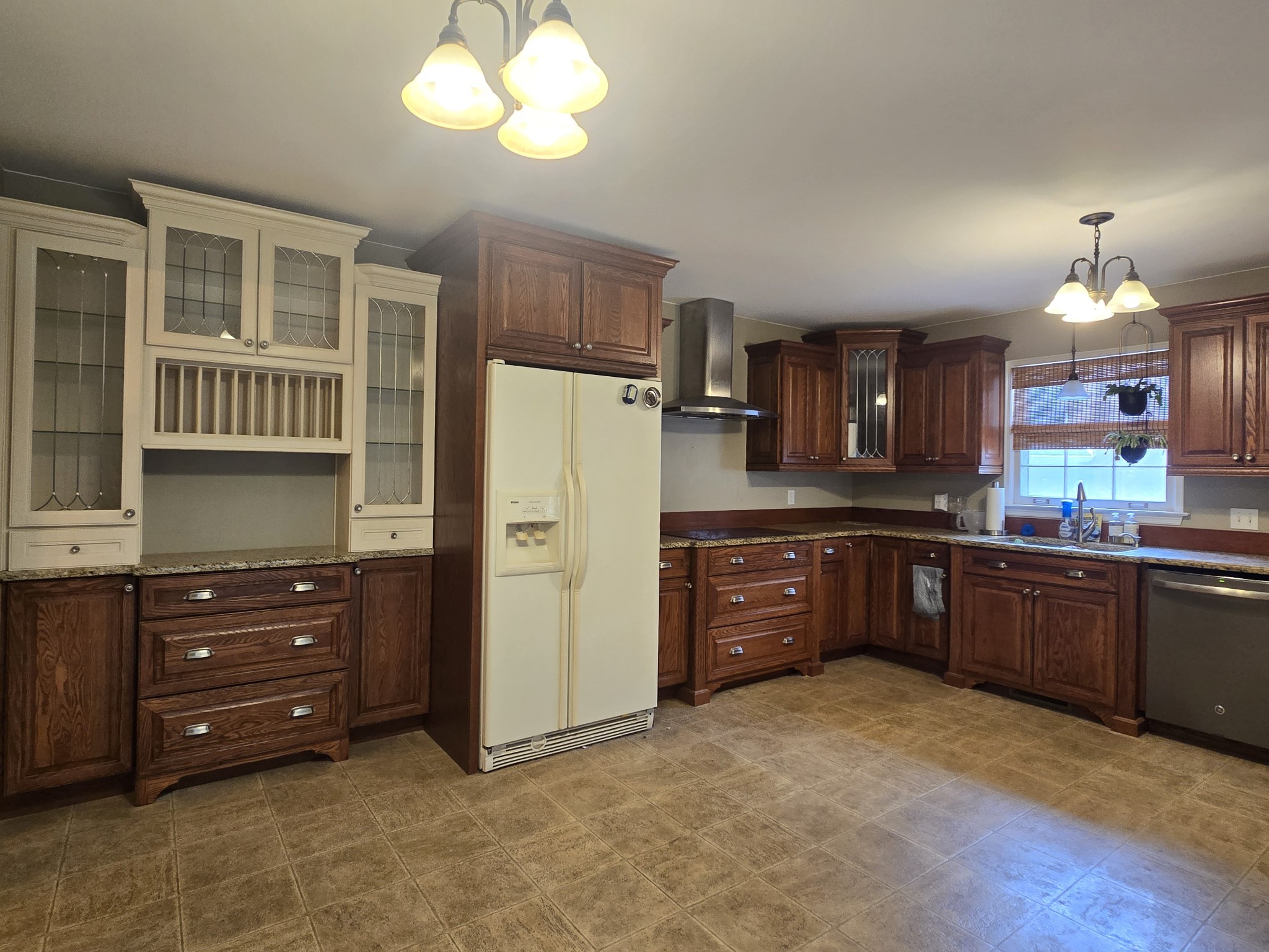 232 Pebble Glen Dr Property Photo 5