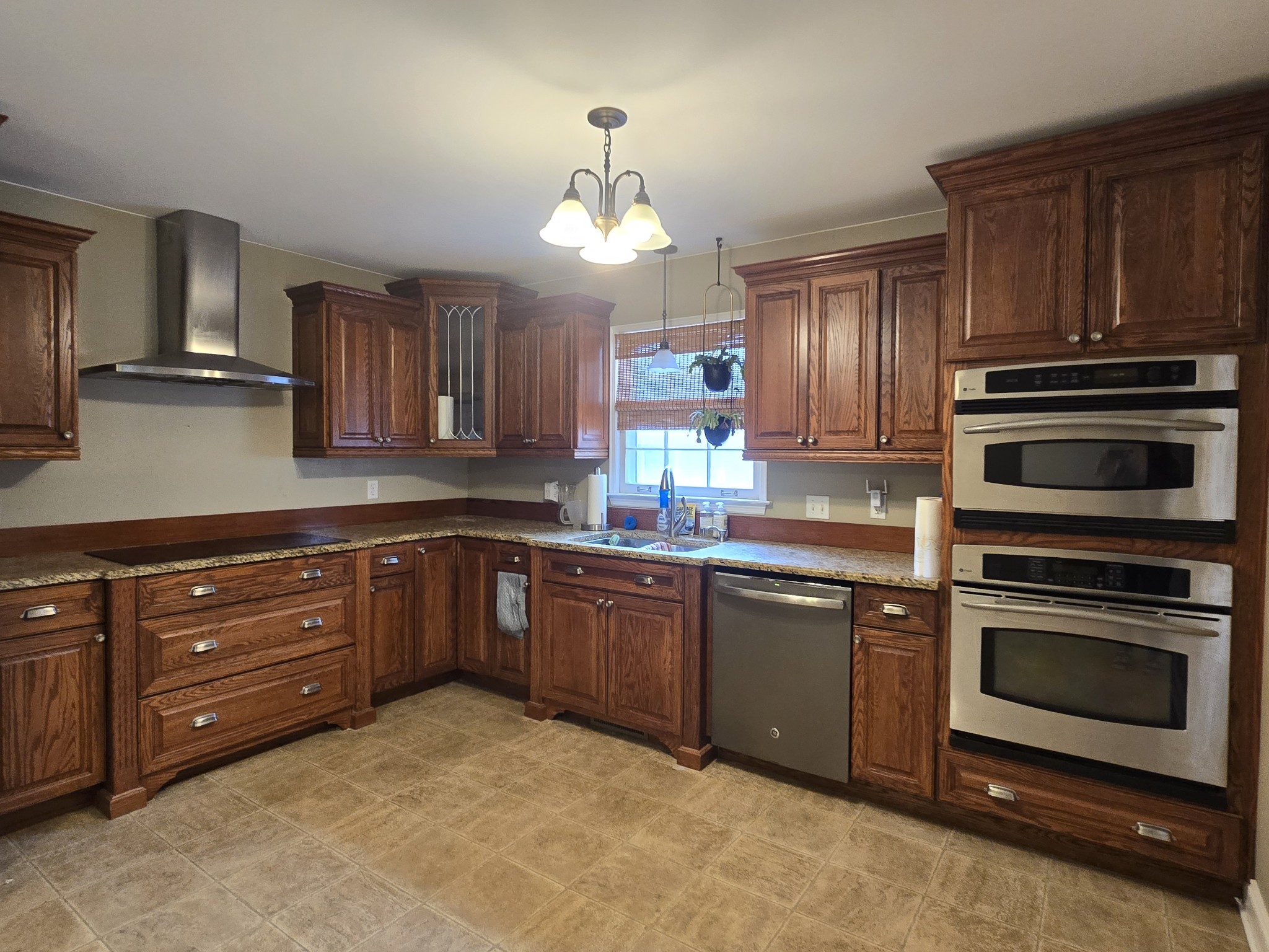 232 Pebble Glen Dr Property Photo 6