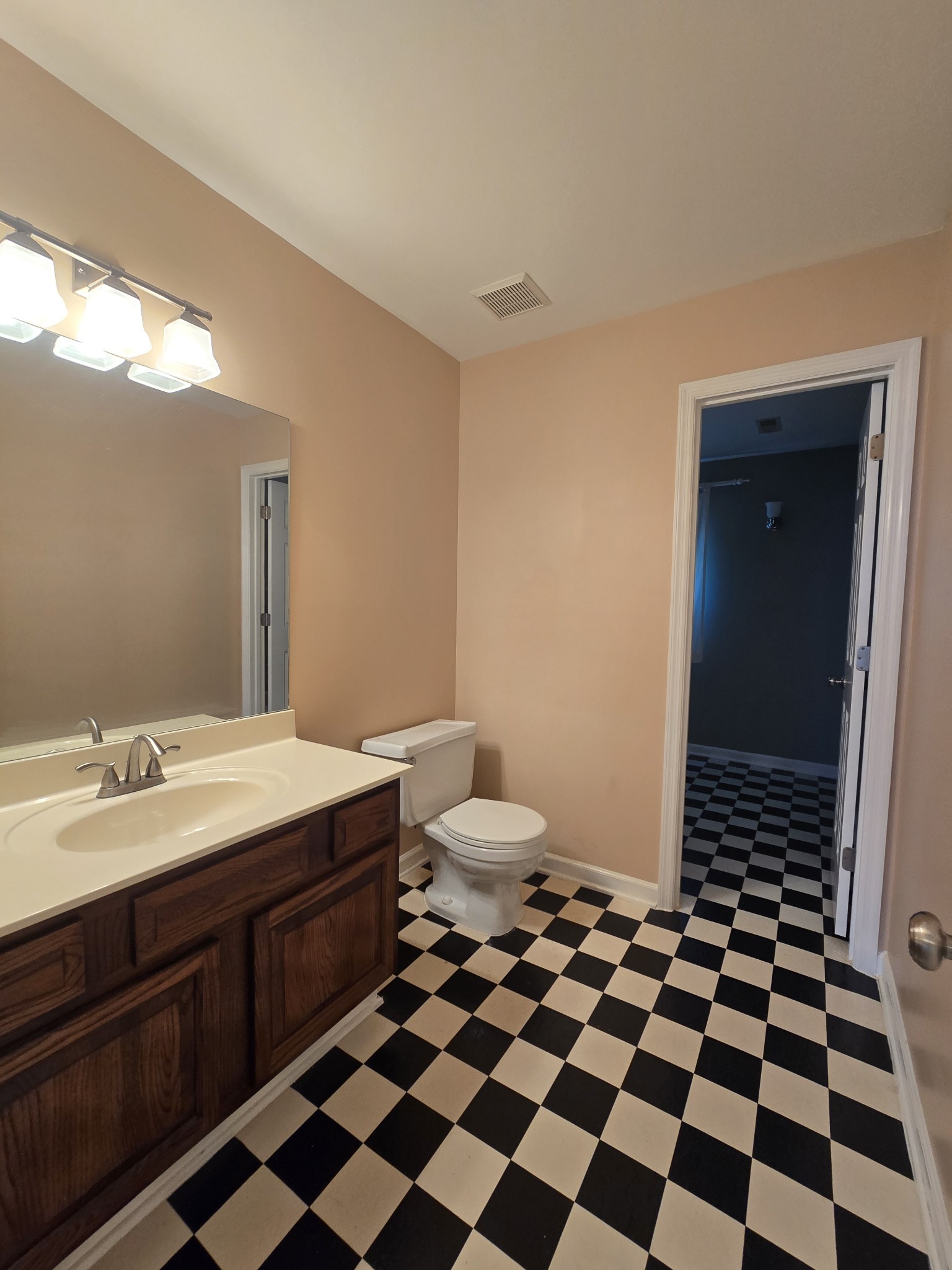 232 Pebble Glen Dr Property Photo 9