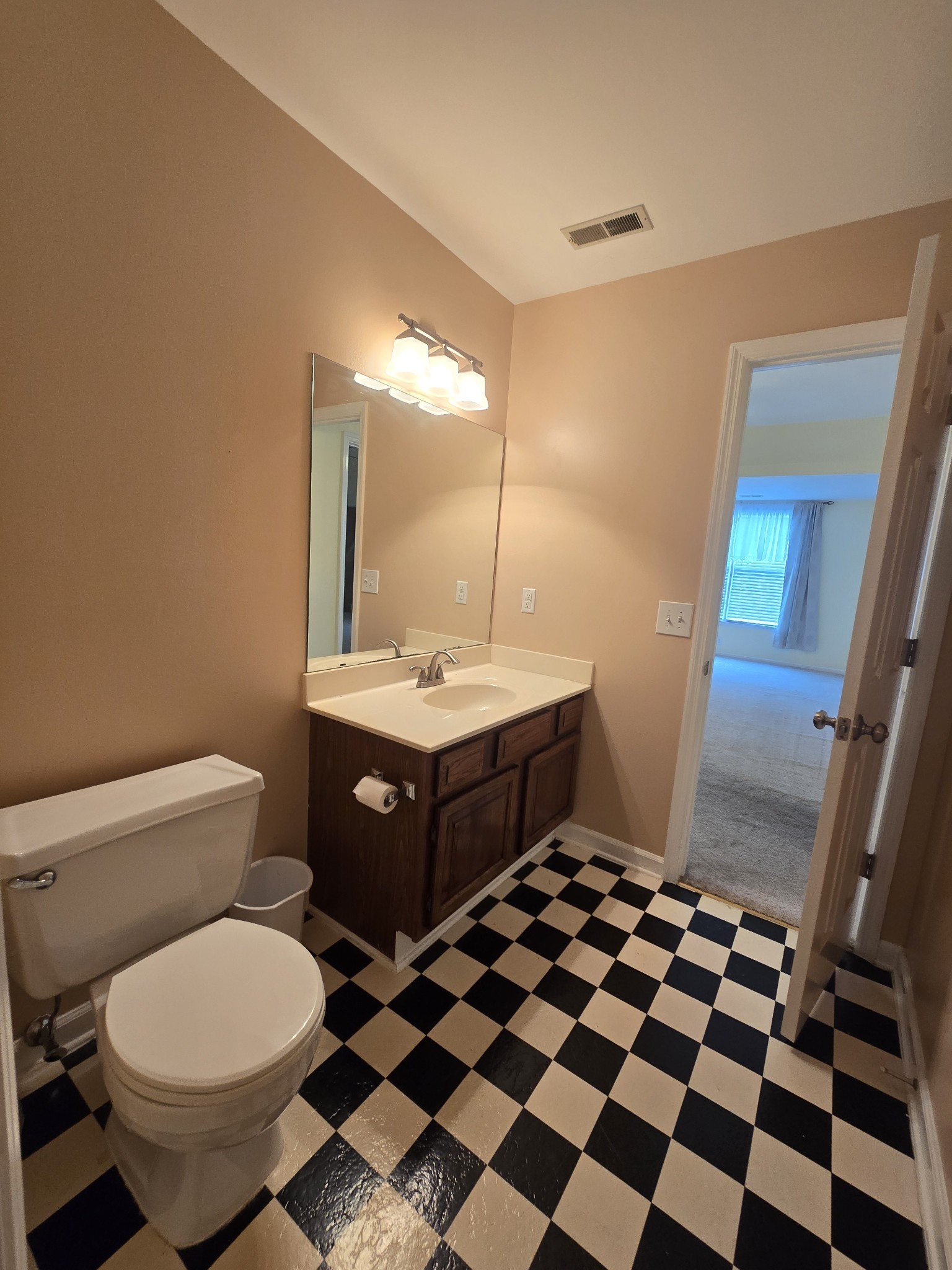 232 Pebble Glen Dr Property Photo 10
