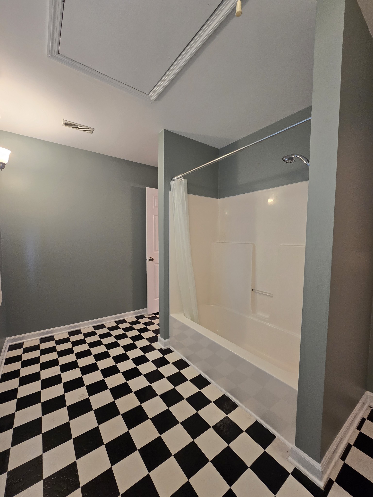 232 Pebble Glen Dr Property Photo 11