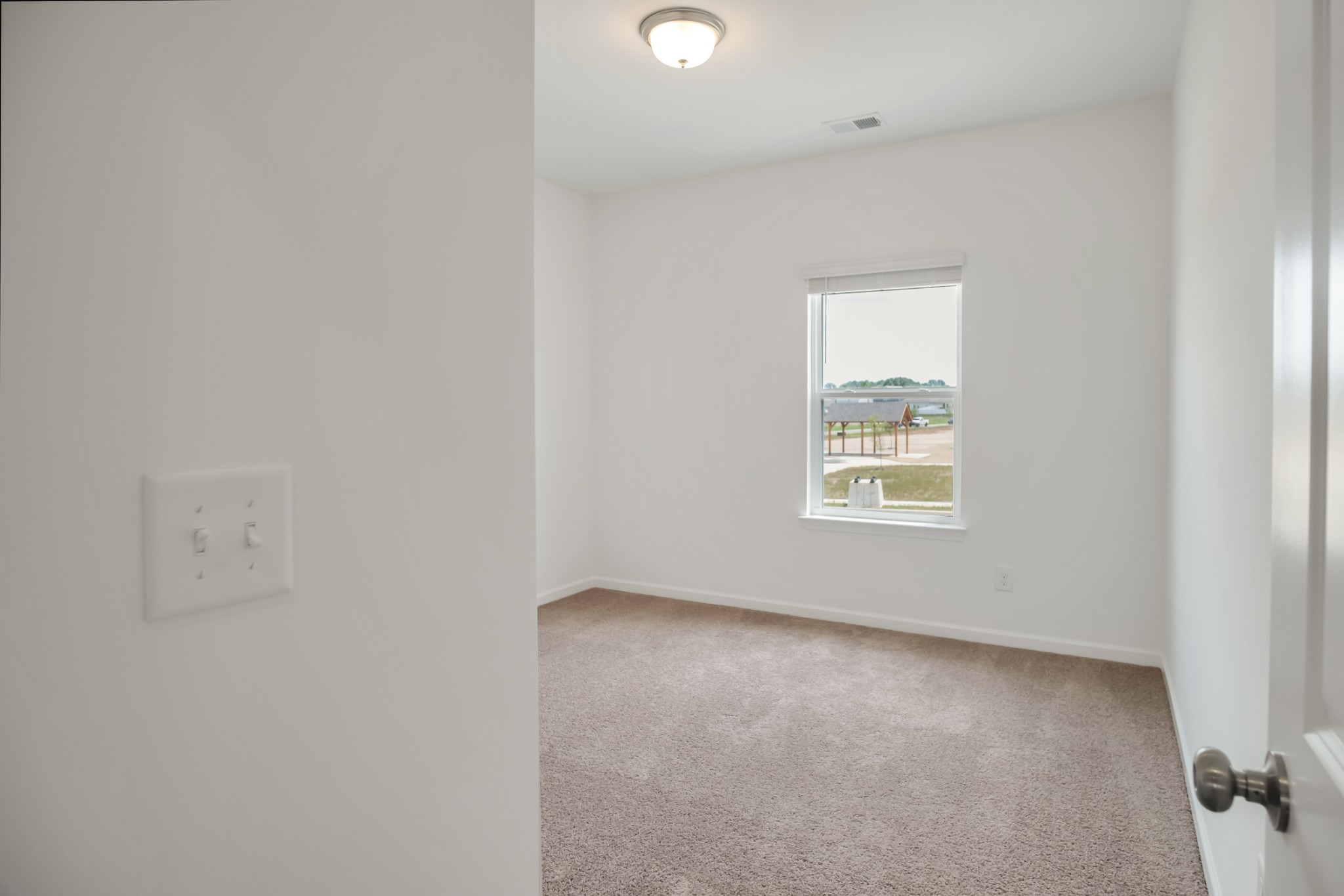 202 Gunnersbury Dr Property Photo 28
