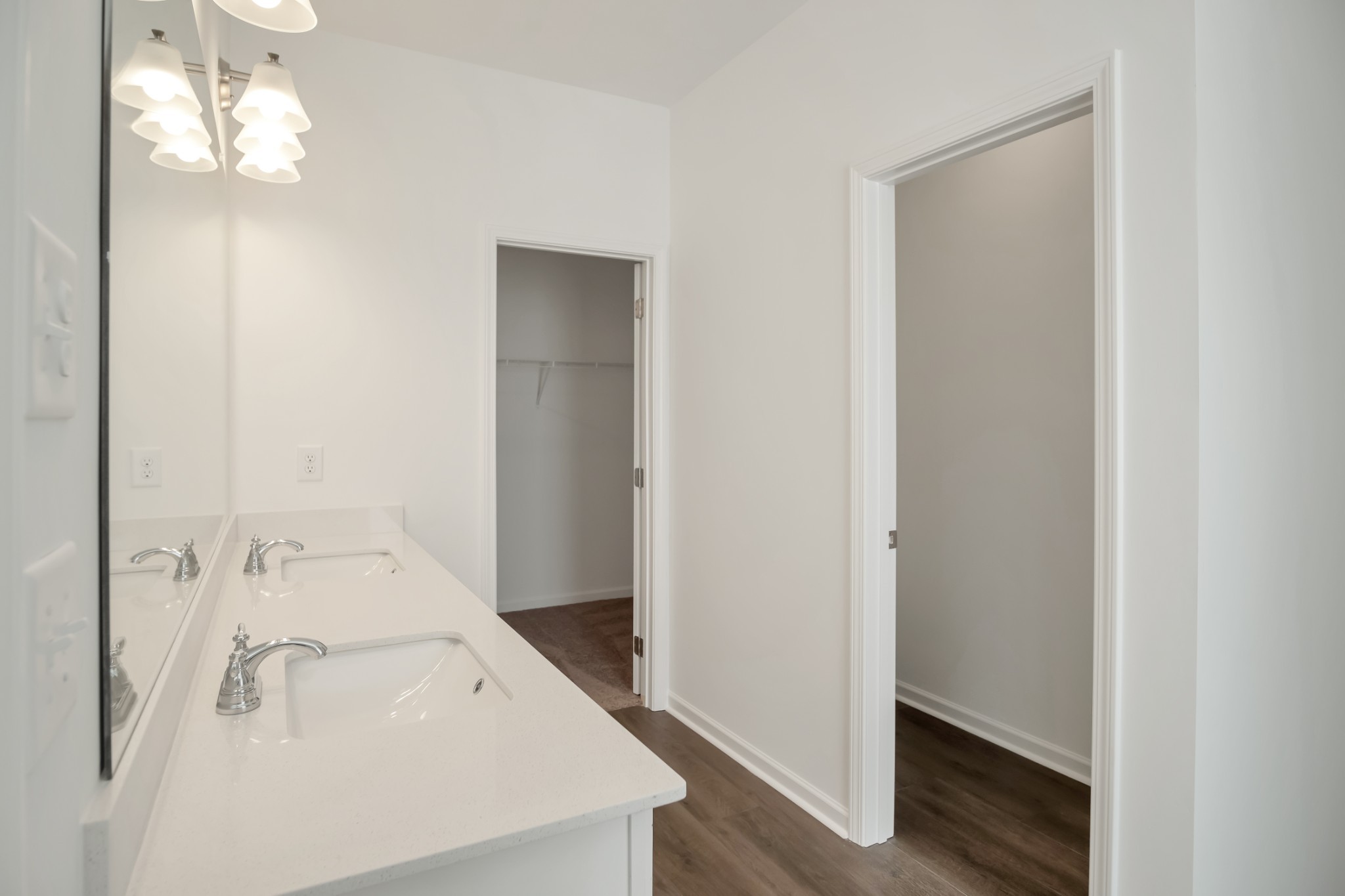 348 Canonbury Dr Property Photo 17