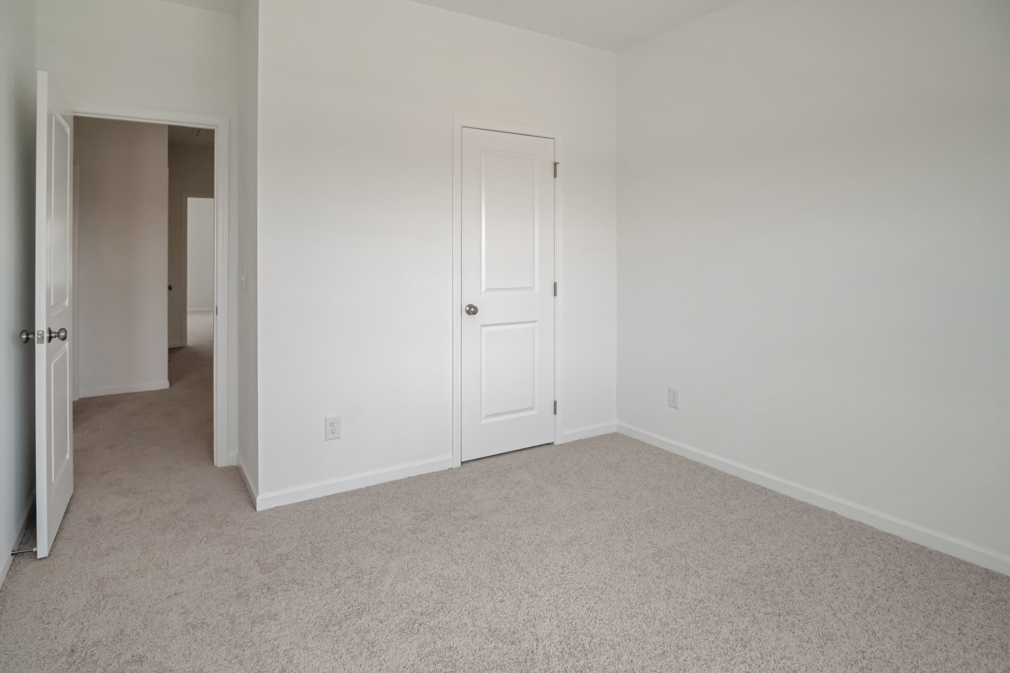348 Canonbury Dr Property Photo 22