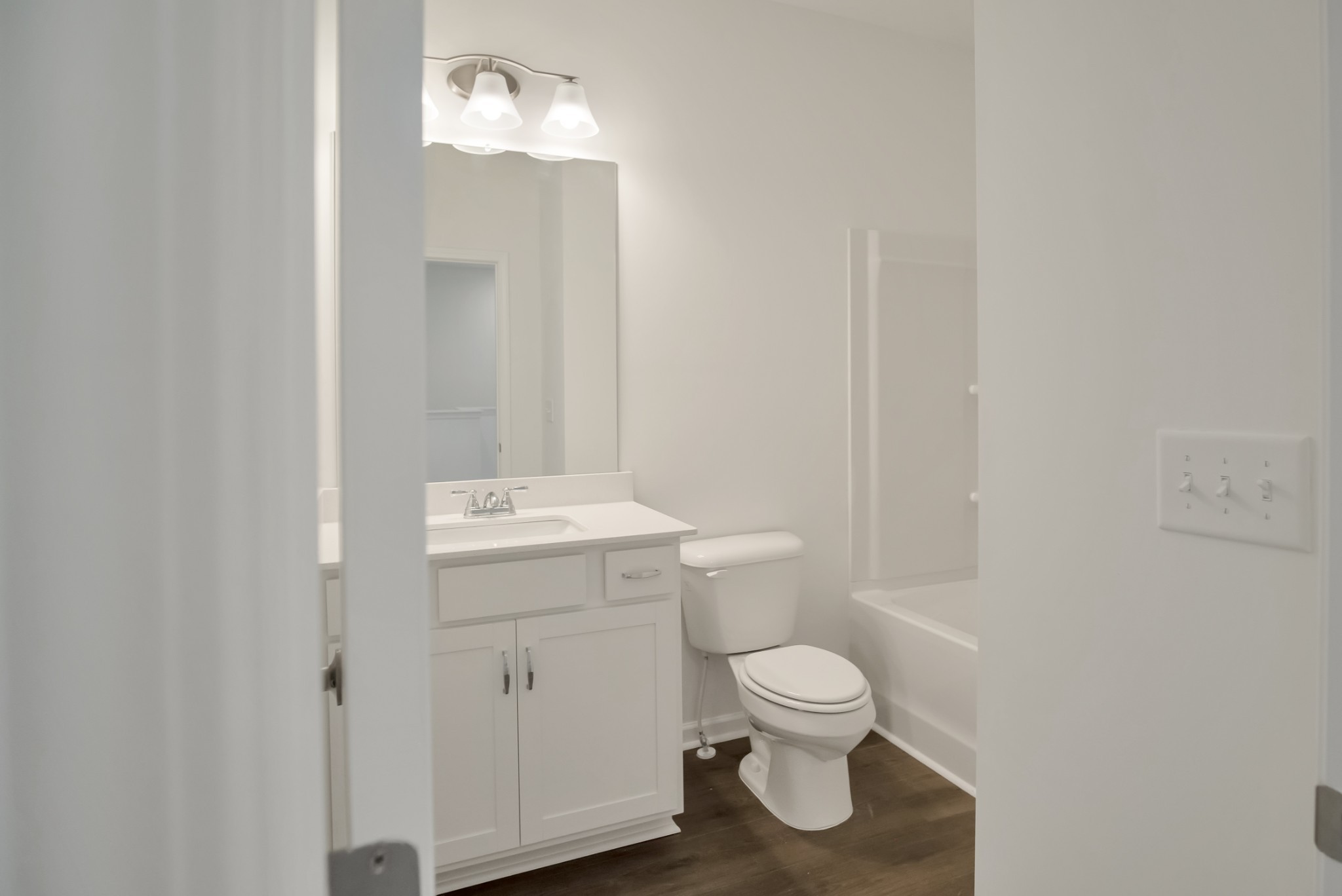 348 Canonbury Dr Property Photo 24
