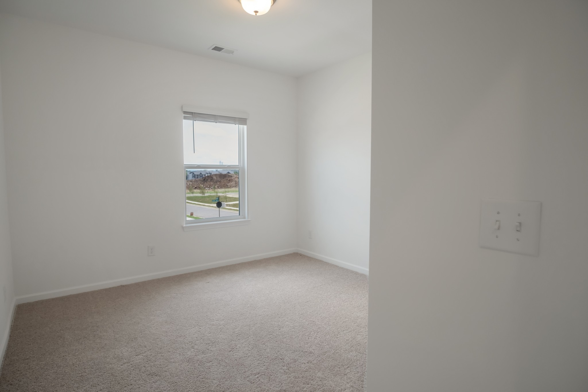348 Canonbury Dr Property Photo 25