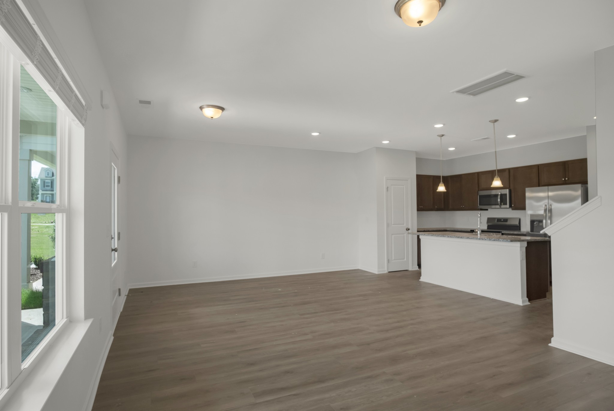 210 Gunnersbury Dr Property Photo 7