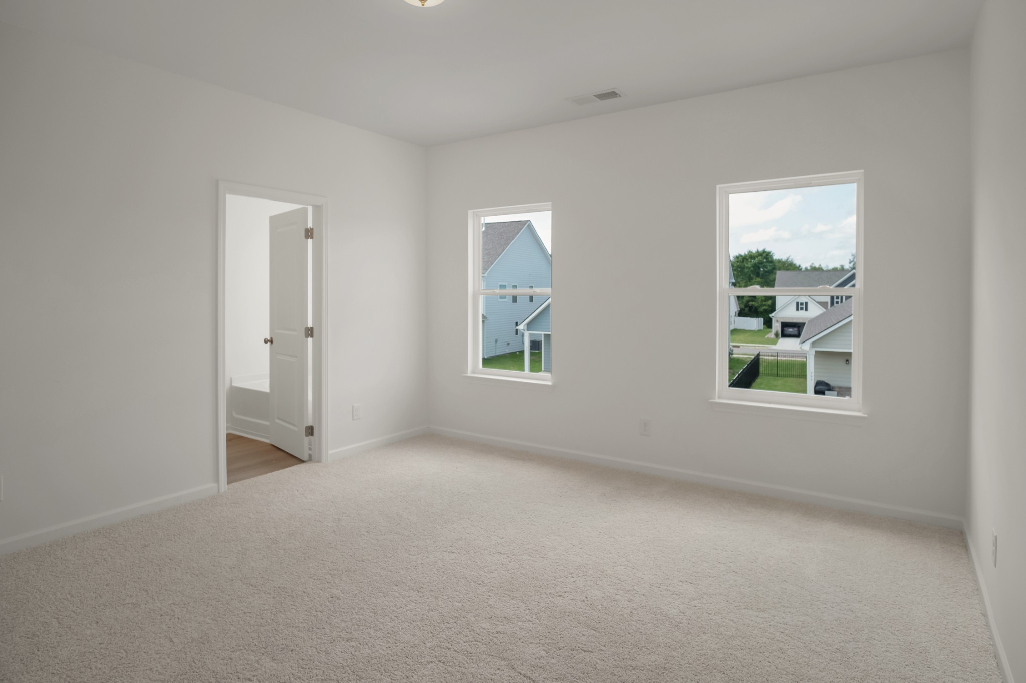 210 Gunnersbury Dr Property Photo 11