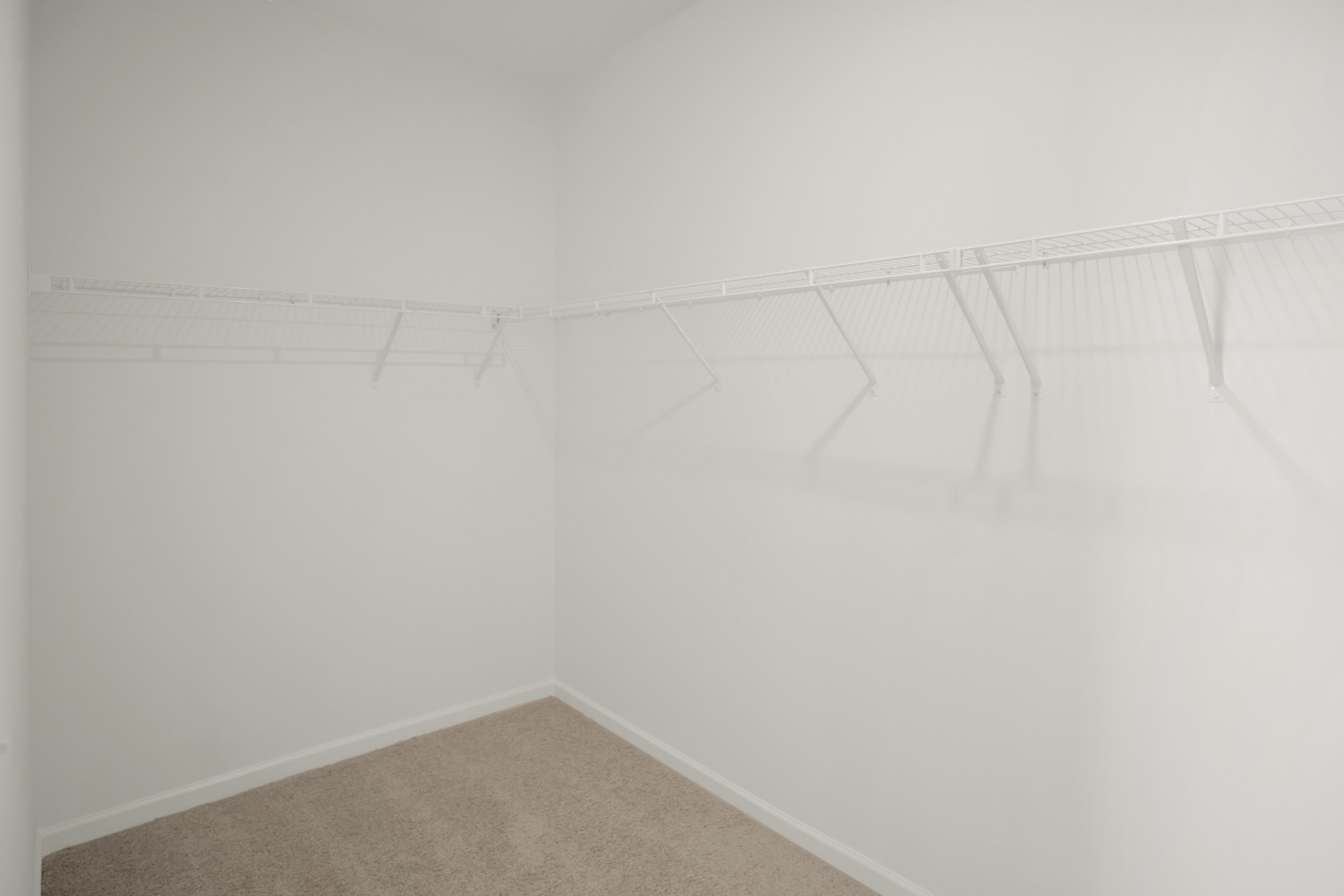 210 Gunnersbury Dr Property Photo 16