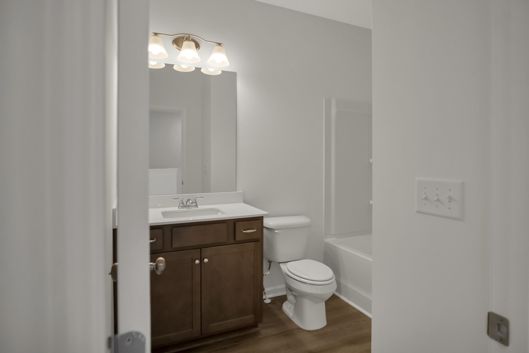 210 Gunnersbury Dr Property Photo 23
