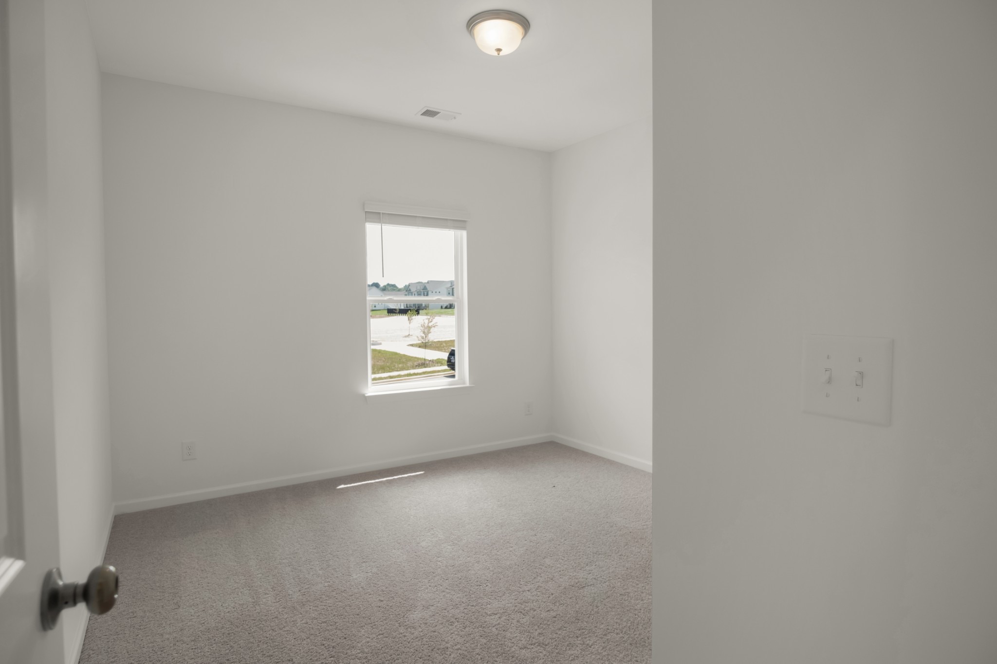210 Gunnersbury Dr Property Photo 24